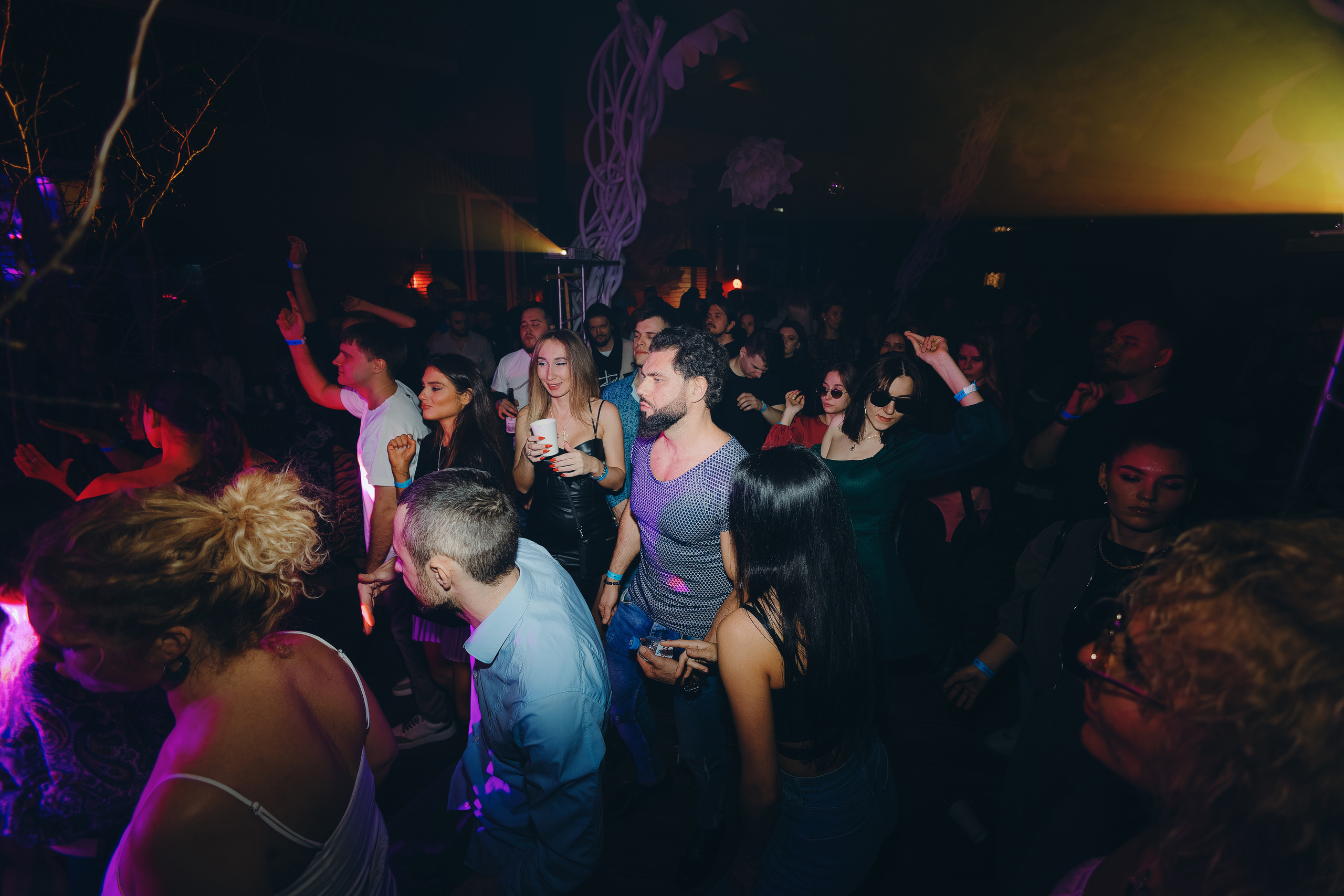 MANTRA: Rapossa. Фото и видео контент за одну съемку — Веретенников Егор