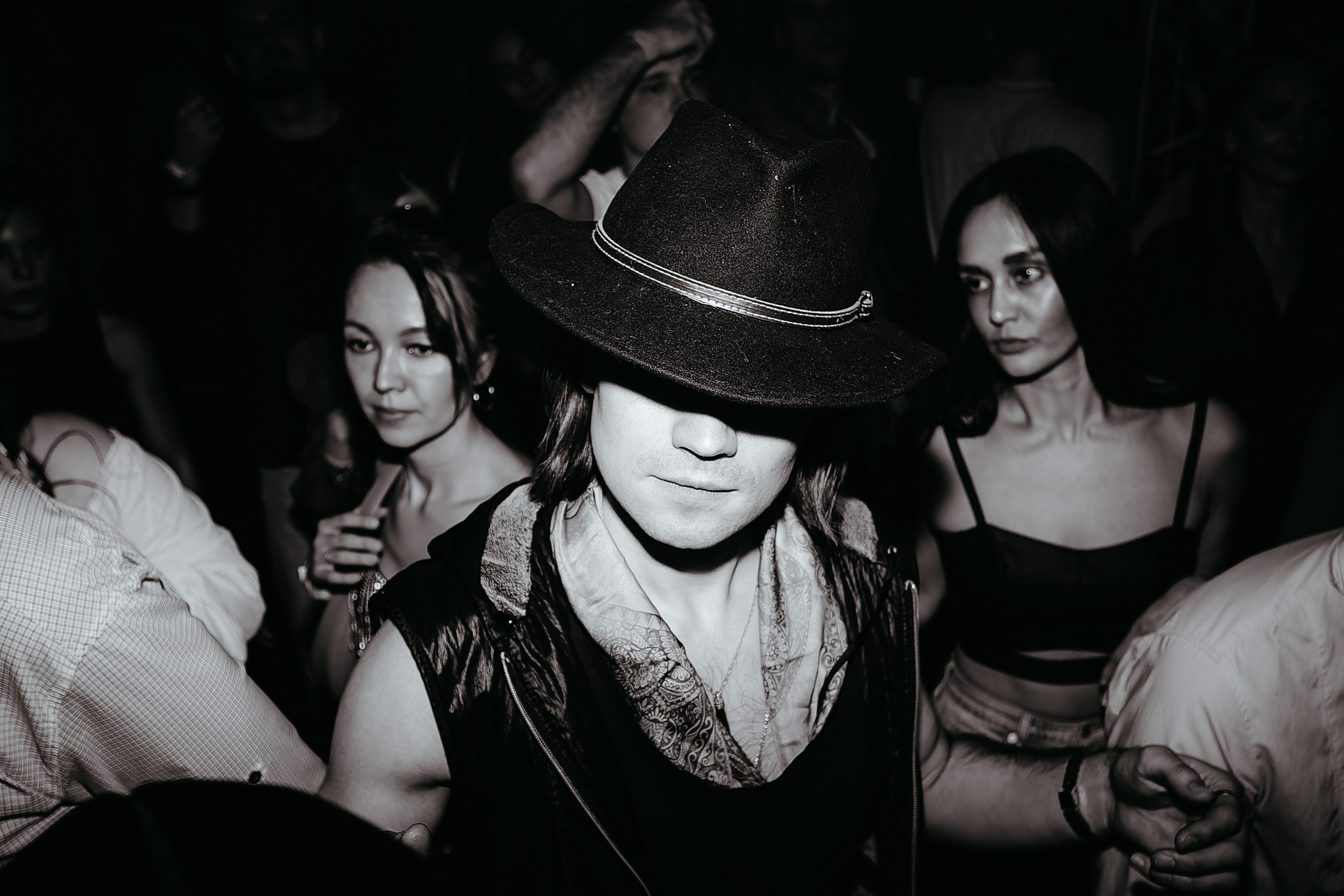 MANTRA: Rapossa. Фото и видео контент за одну съемку — Веретенников Егор