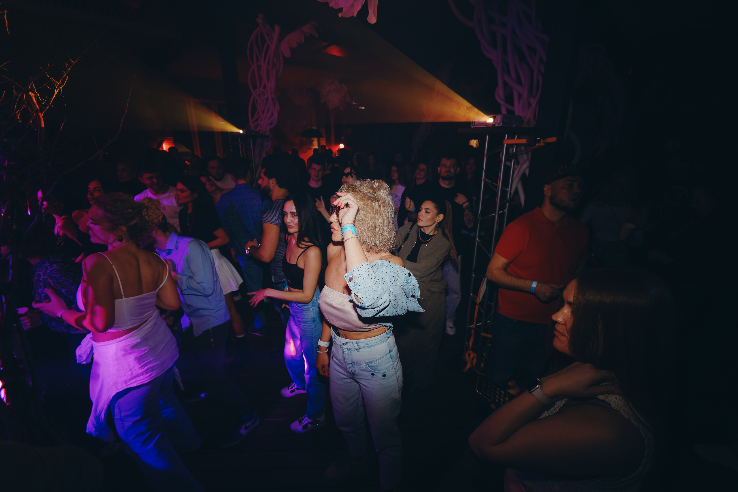 MANTRA: Rapossa. Фото и видео контент за одну съемку — Веретенников Егор