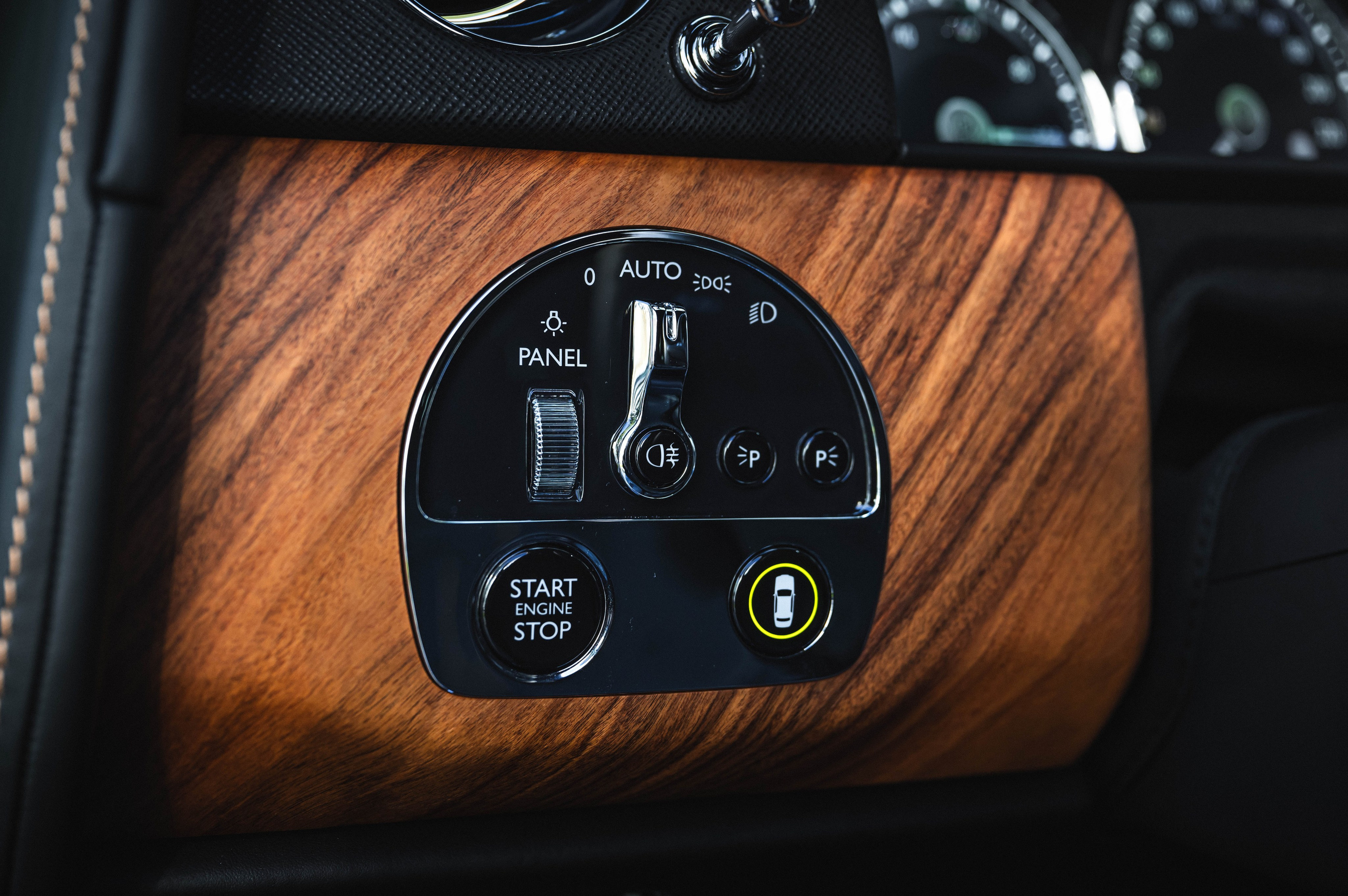 Rolls-Royce Cullinan. Автомобильный фотограф в Москве — Сидоров Дмитрий