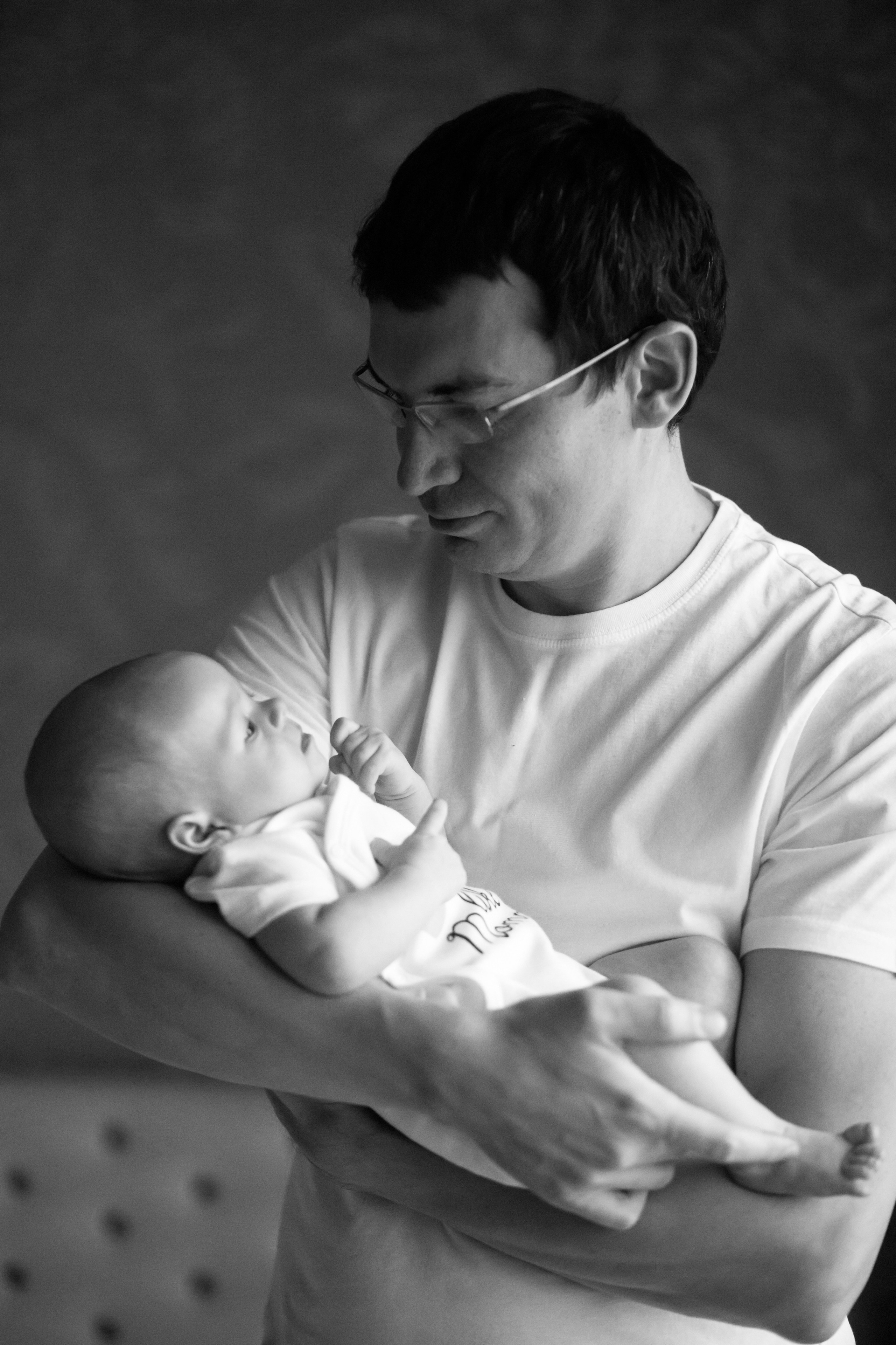 Черно-белая съемка новорожденной. Фотографы в Москве Светлана Устинова и Сергей Грачев