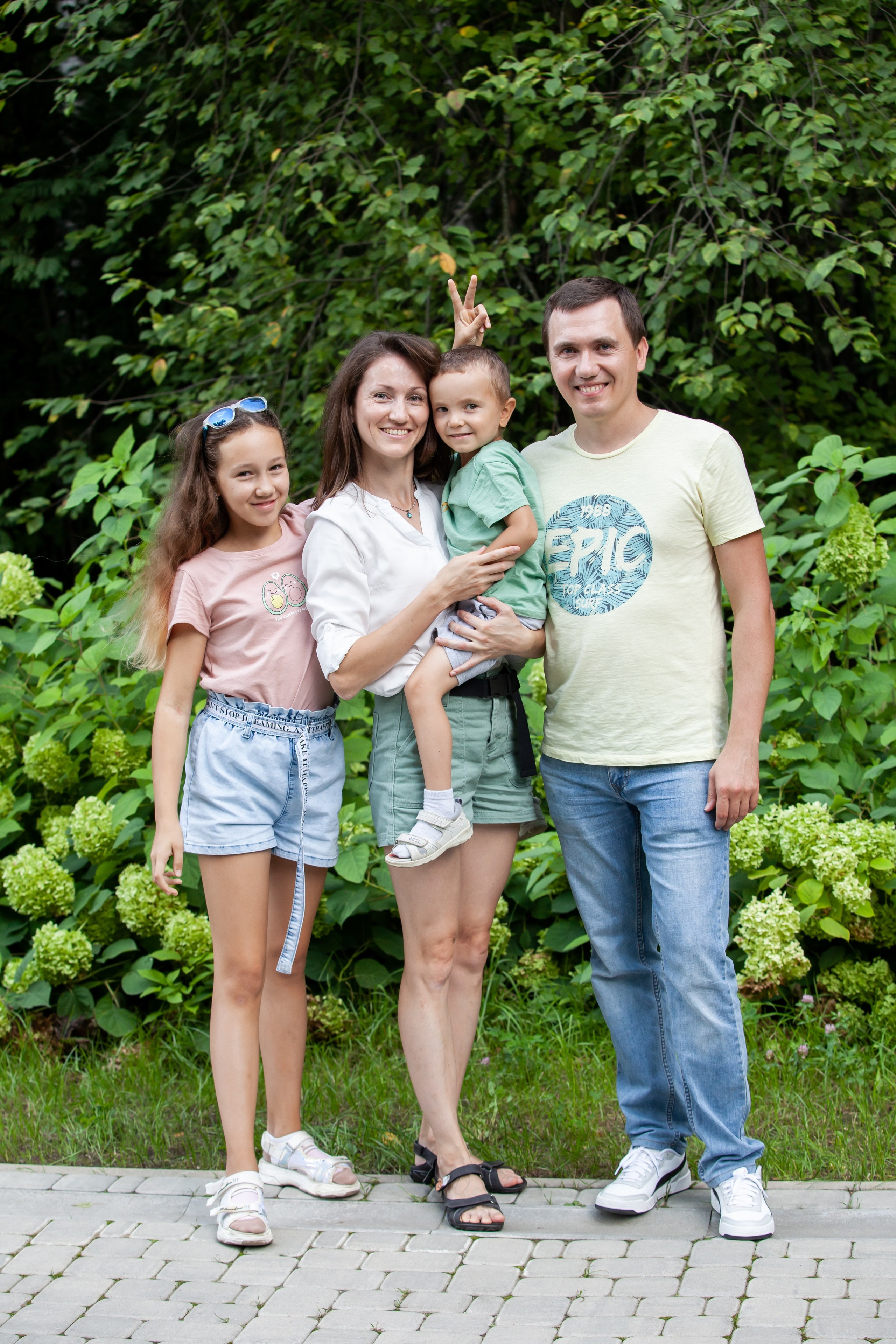 Семейная фотосессия в парке. Фотографы в Москве Светлана Устинова и Сергей Грачев