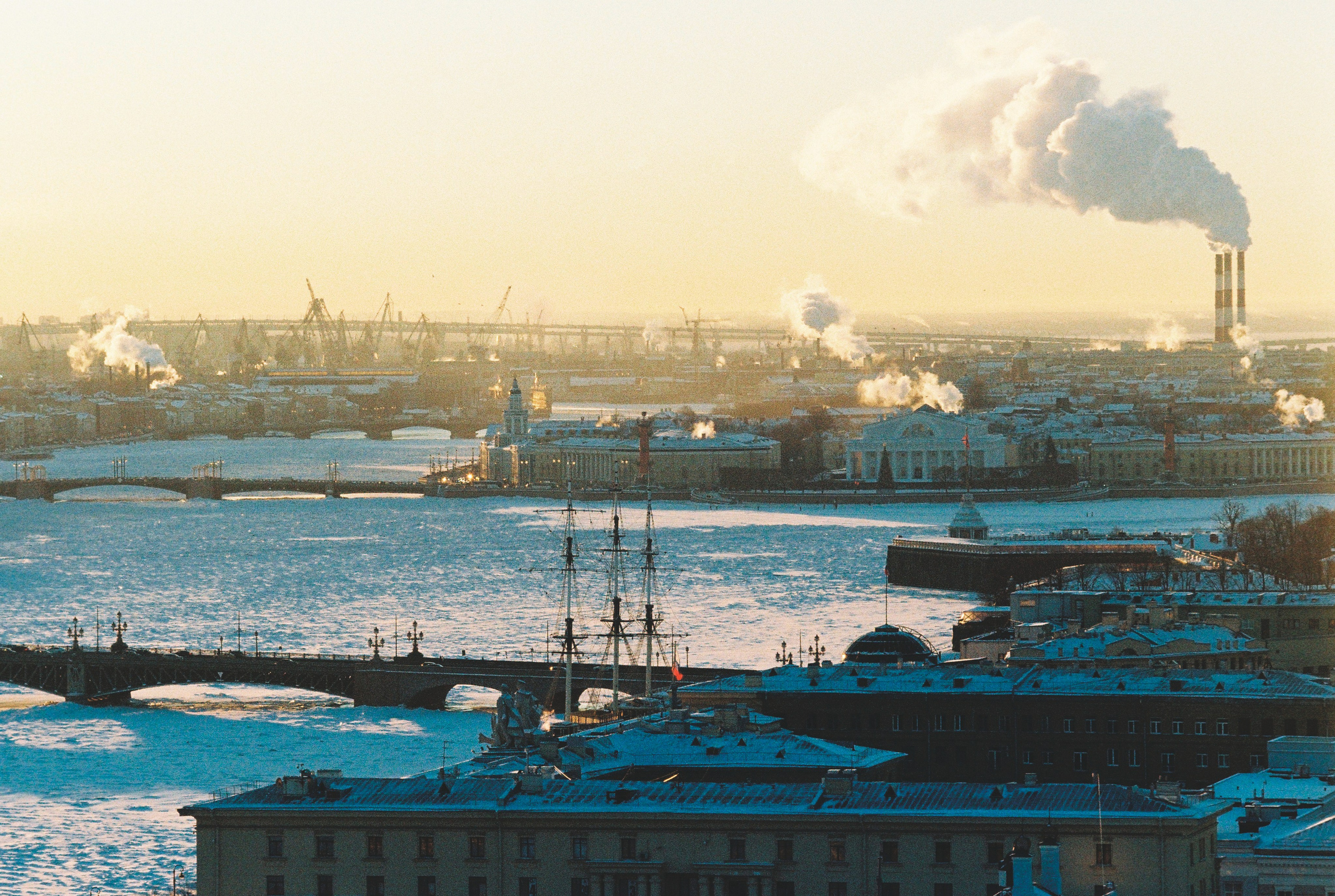 Фотографии цветные. Свадебный и семейный пленочный фотограф в Петербурге Истомина Ирина