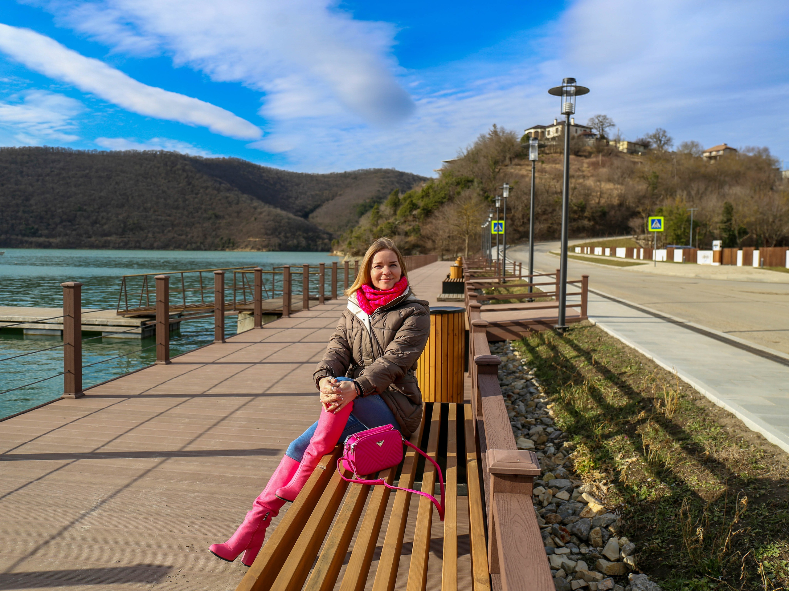 Зимняя фотосессия в Абрау-Дюрсо. Семейный и детский фотограф Екатерина Черняева. Снимаю портреты, love story, фотопрогулки, работаю на улице, в кафе, студии, дома у клиента