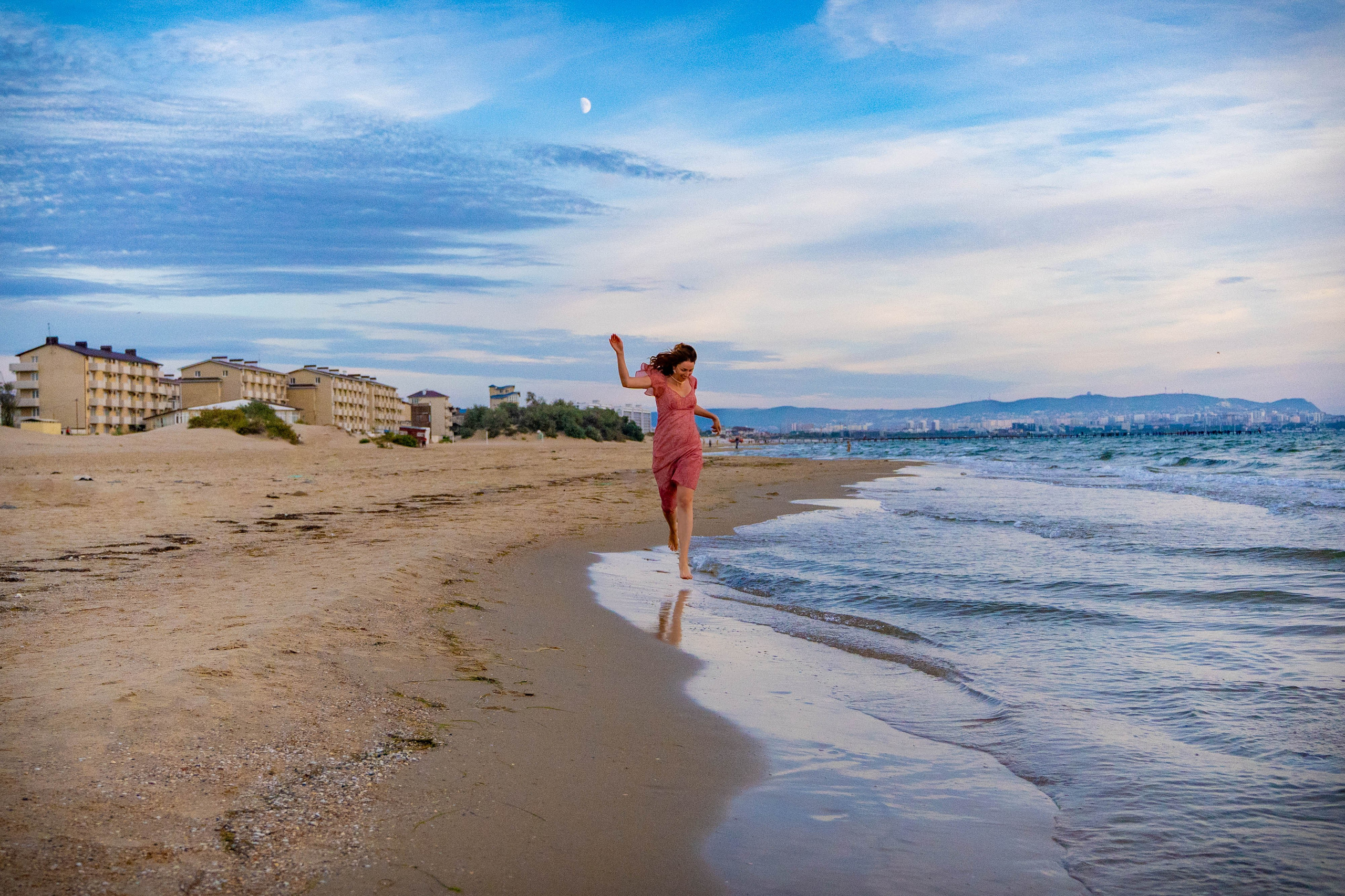 Фотоссесия в Анапе на пляже в октябре. Семейный и детский фотограф Екатерина Черняева. Снимаю портреты, love story, фотопрогулки, работаю на улице, в кафе, студии, дома у клиента