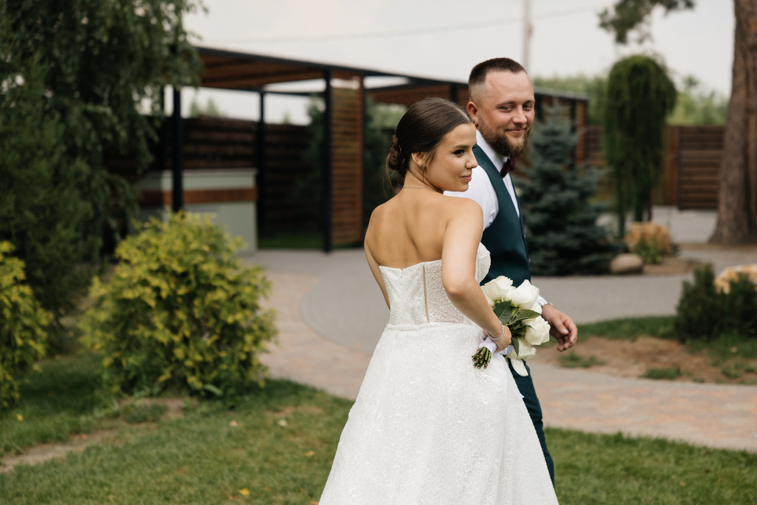 Свадебная история. Лесной Виладж. Свадебный и семейный фотограф Рассказова Виктория