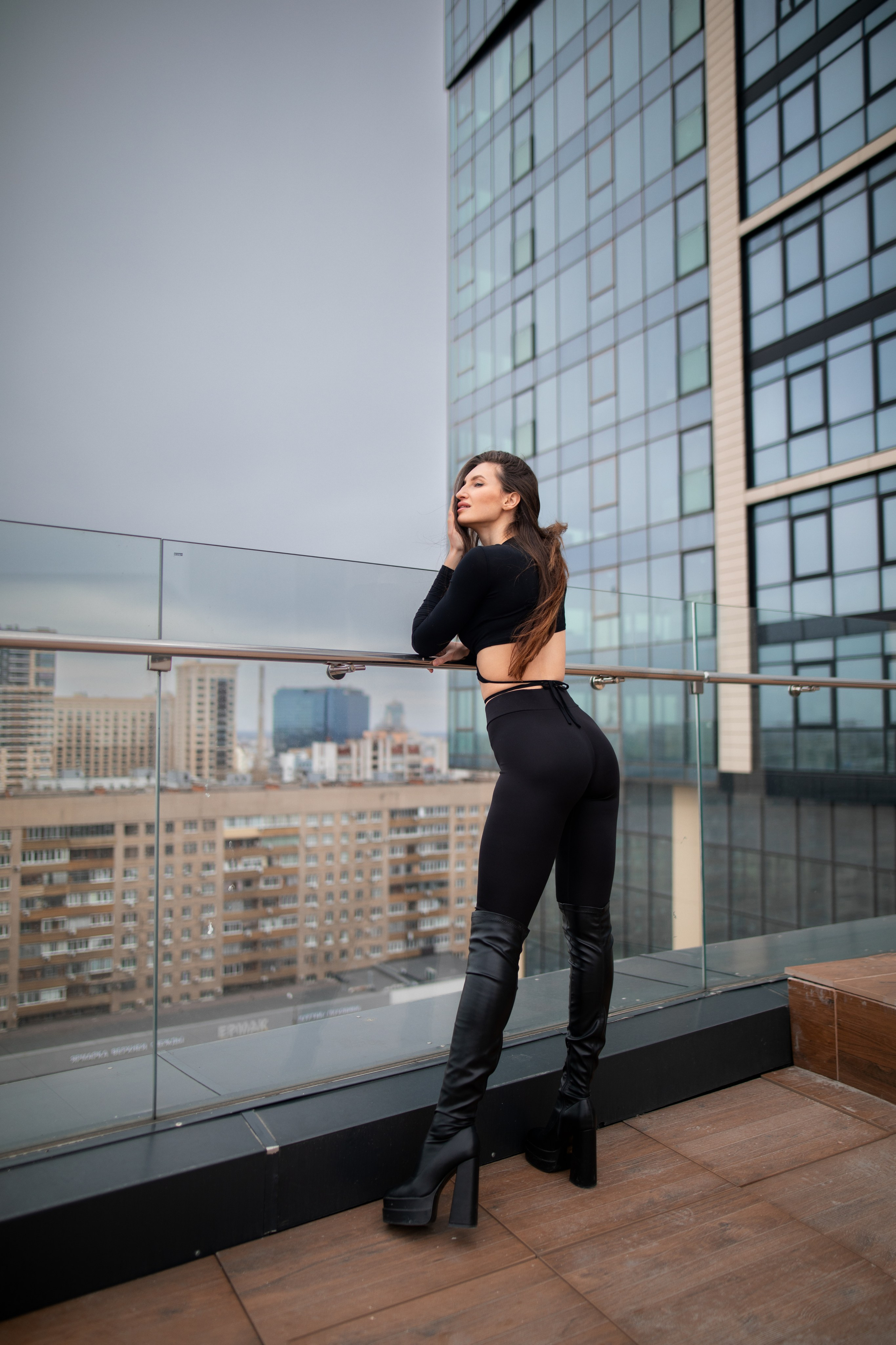 Фотосет с Викторией на крыше бизнес-центра в формате для «себя»