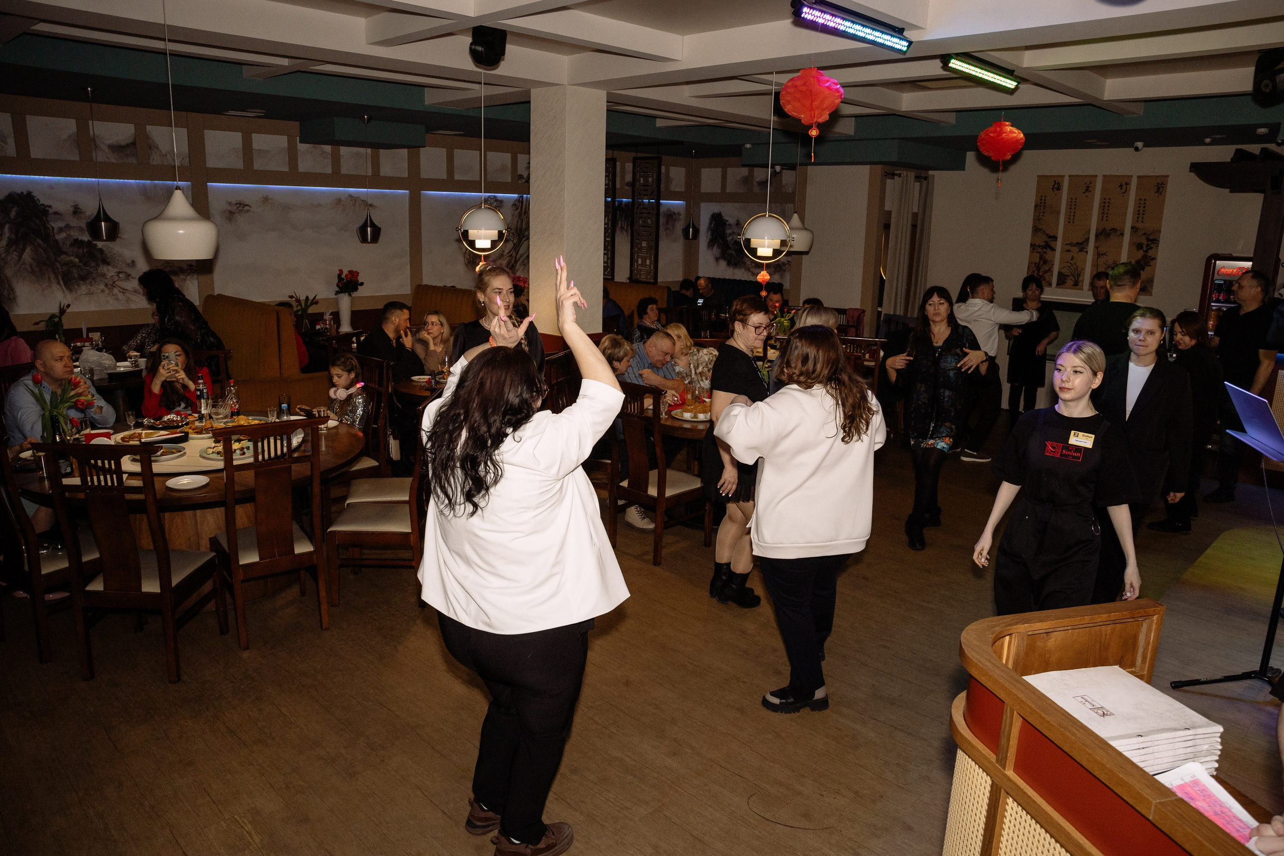 Вечеринка в кафе Sinlun. Фотограф Юлия Мальцева