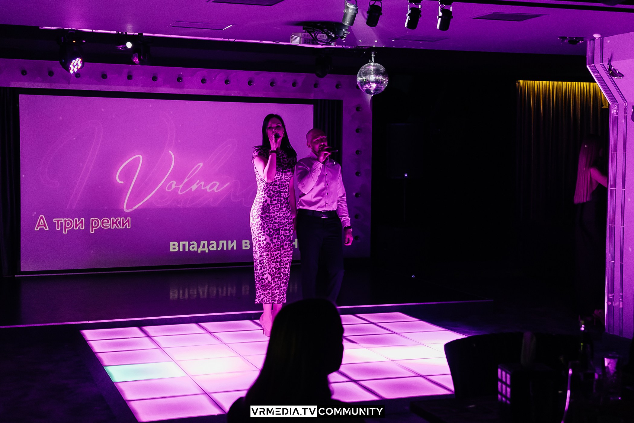 Караоке-бар «Volna»: Соло или дуэт?