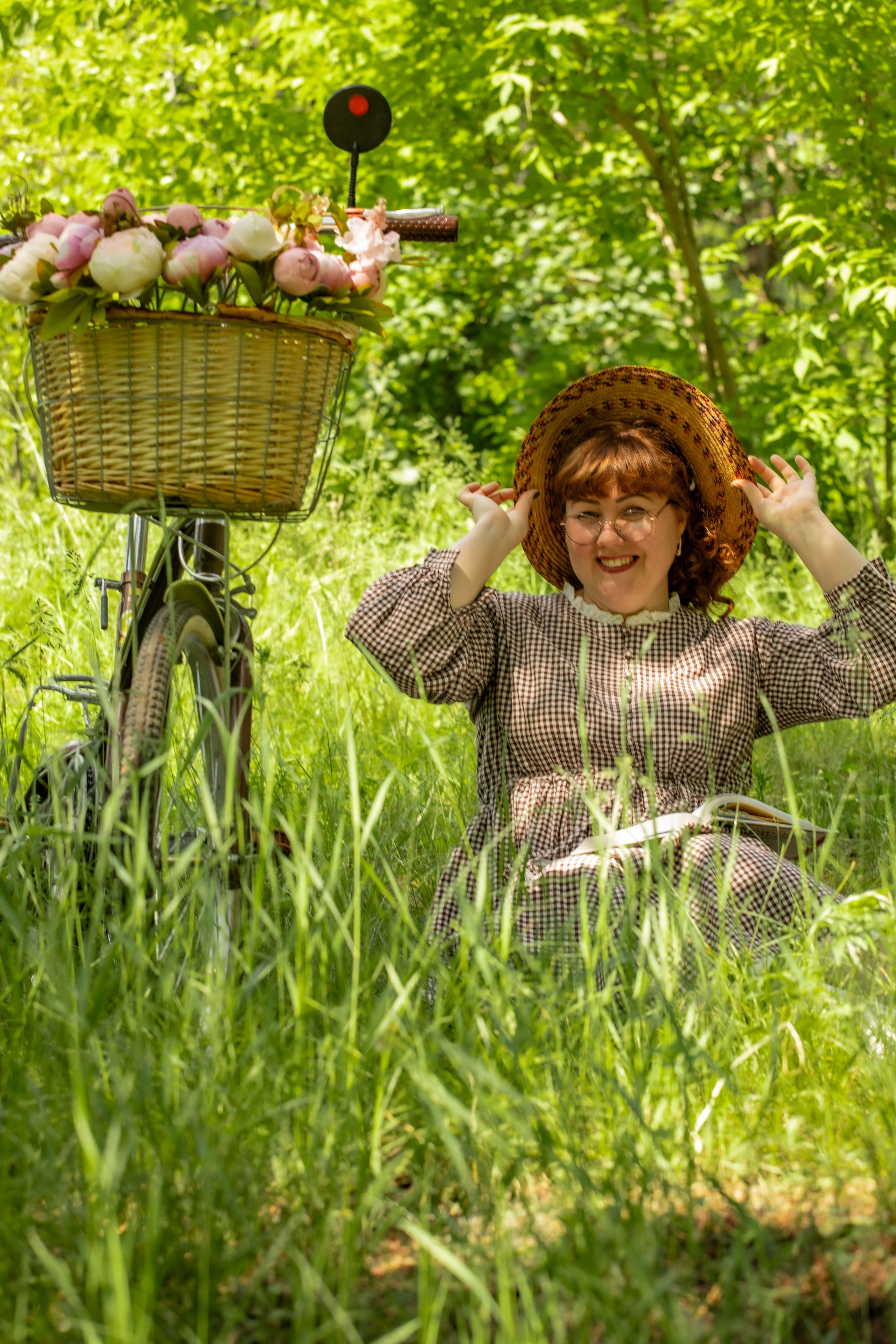 Дама с ретро-велосипедом. Фотограф Екатерина Козловская