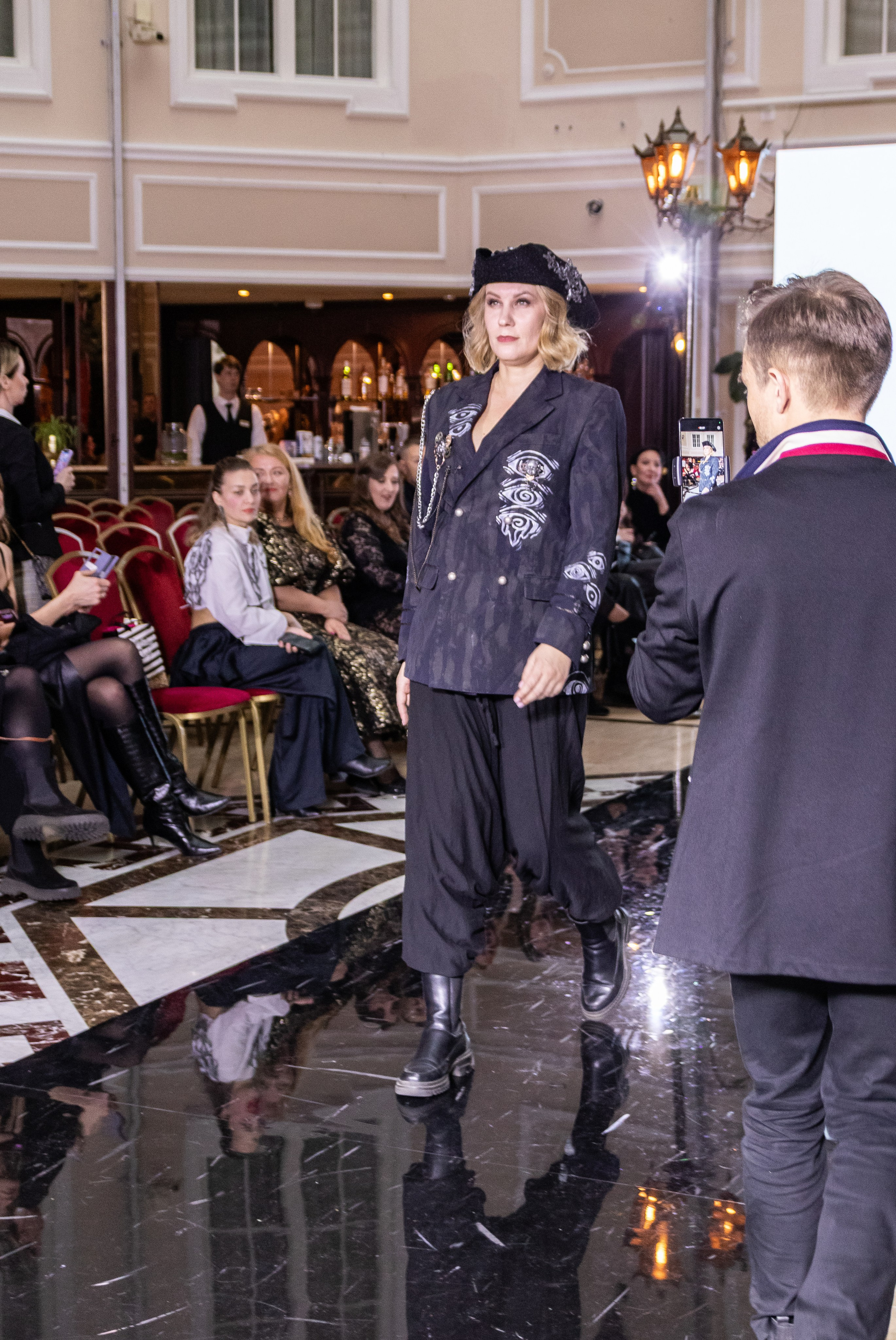 Модный показ от Дарьи Норд и Алазара Маевского: стиль, энергия, авангард. Портретный фотограф в Санкт-Петербурге Савельева Ольга