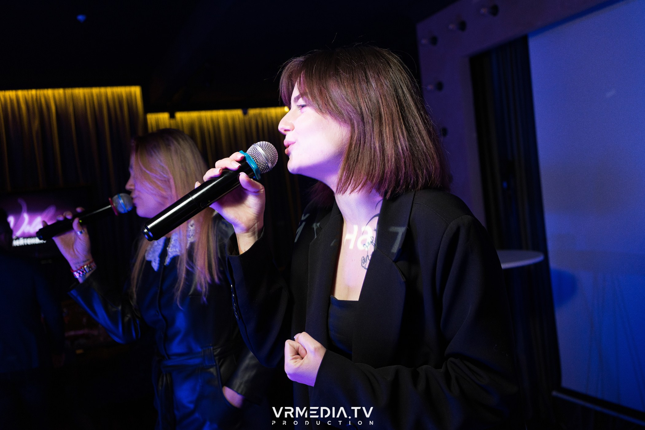 Dance в караоке-баре «Volna»