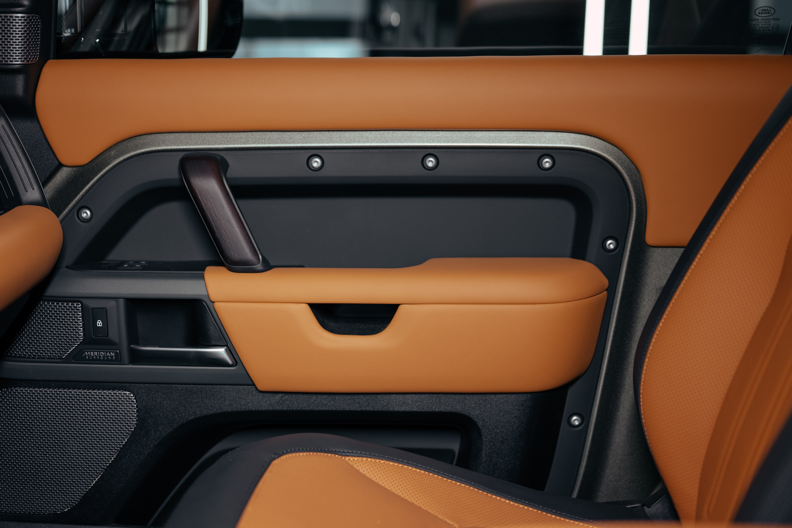 Defender 3 door. DeLorein