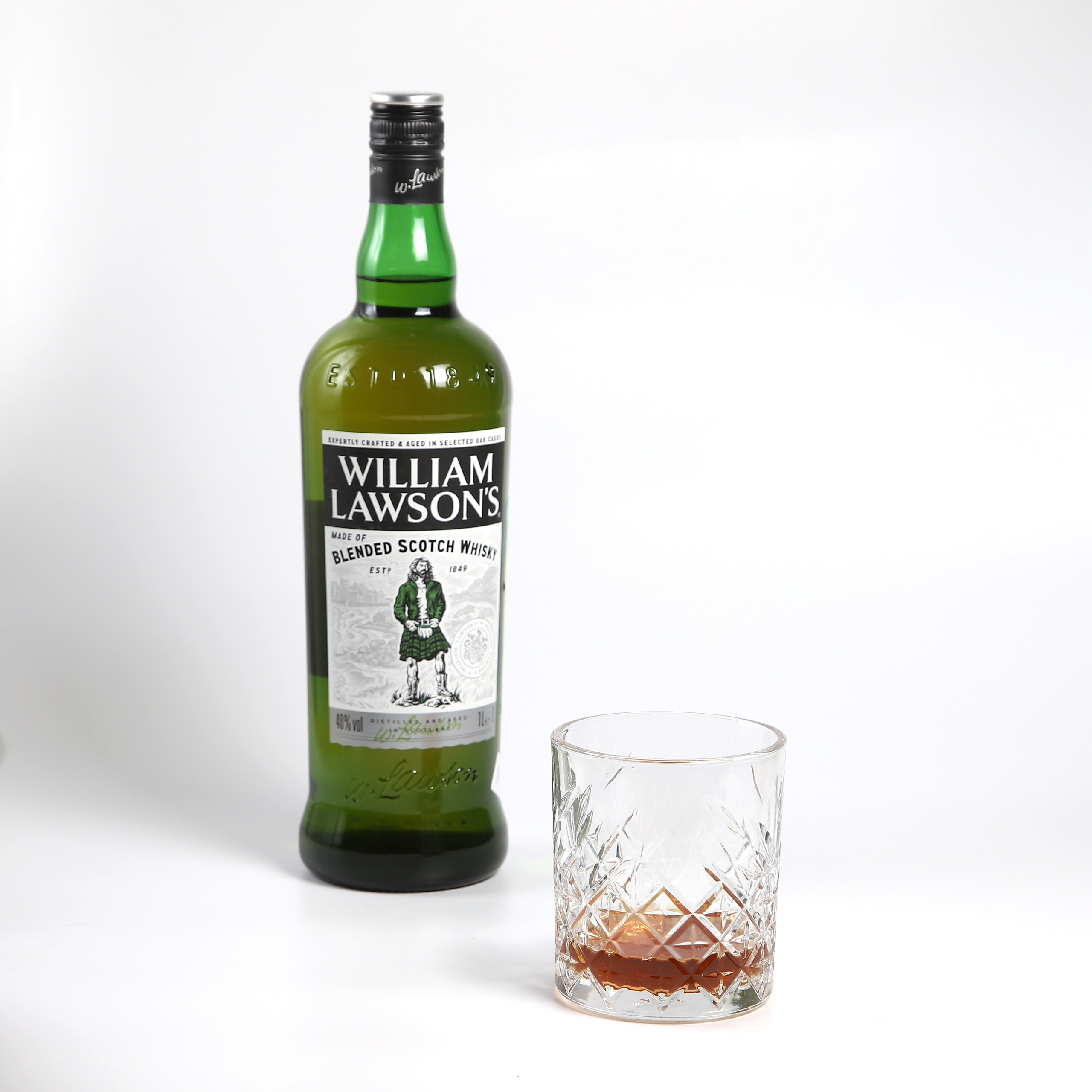 Фуд-фотография William Lawson’s и бокала.