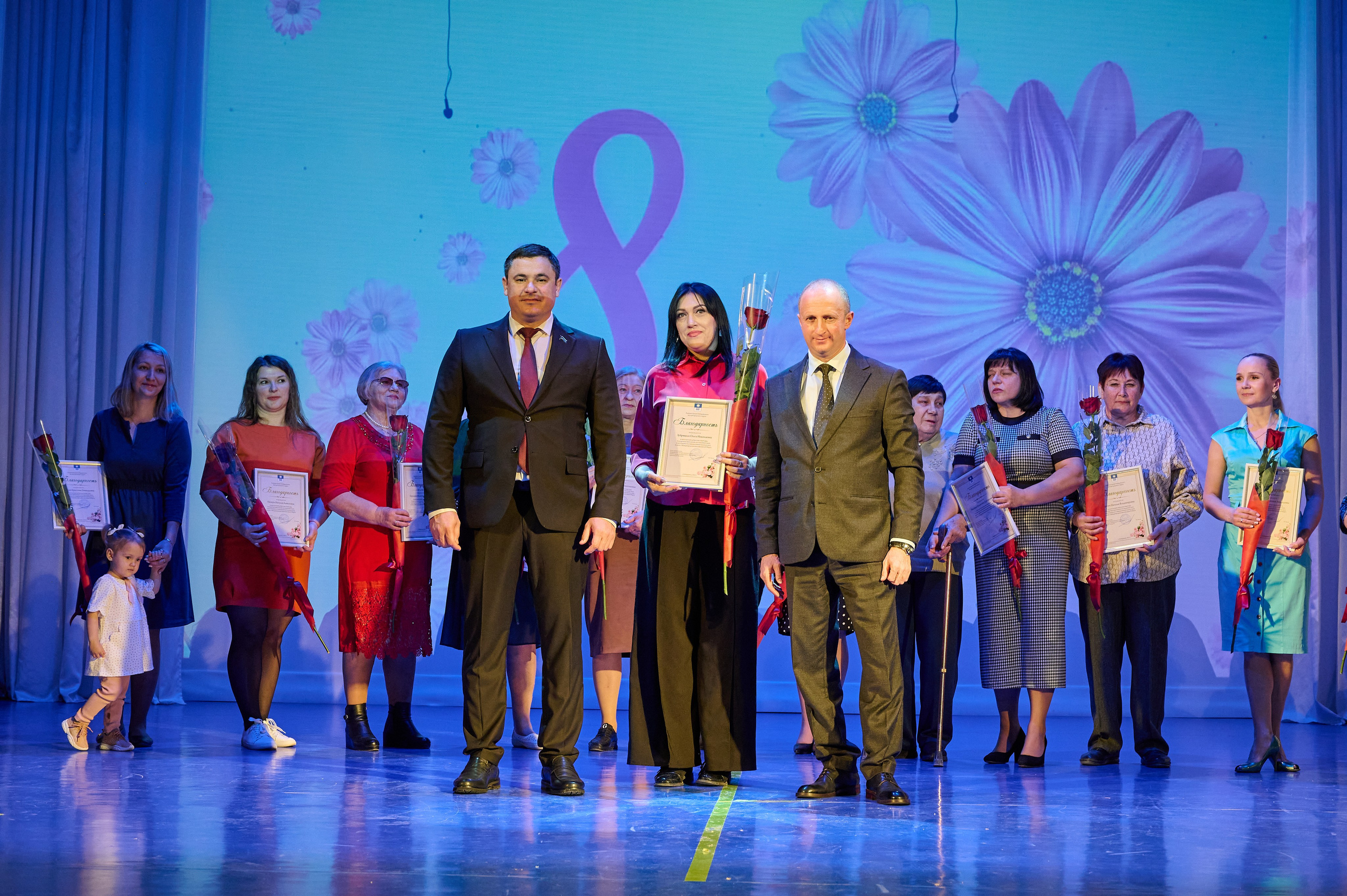 8 марта в Марьиной роще. Жизнь курорта Кабардинка в фотографиях