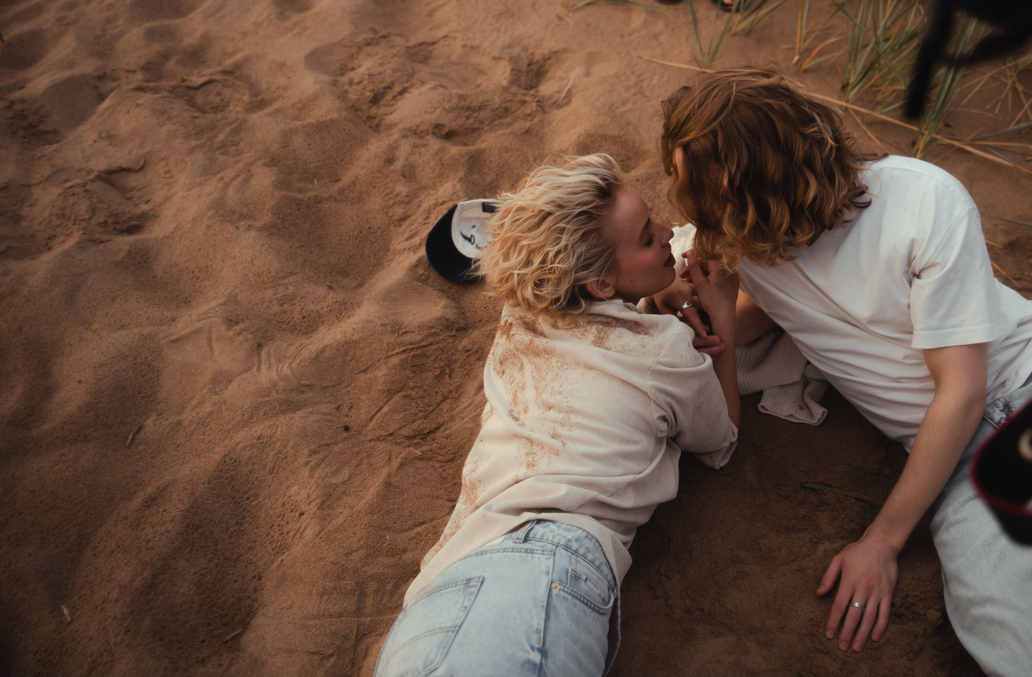 Помещается под рёбрами слева. Свадебный фотограф Питер СПБ Индивидуальные, парные, свадебные съёмки