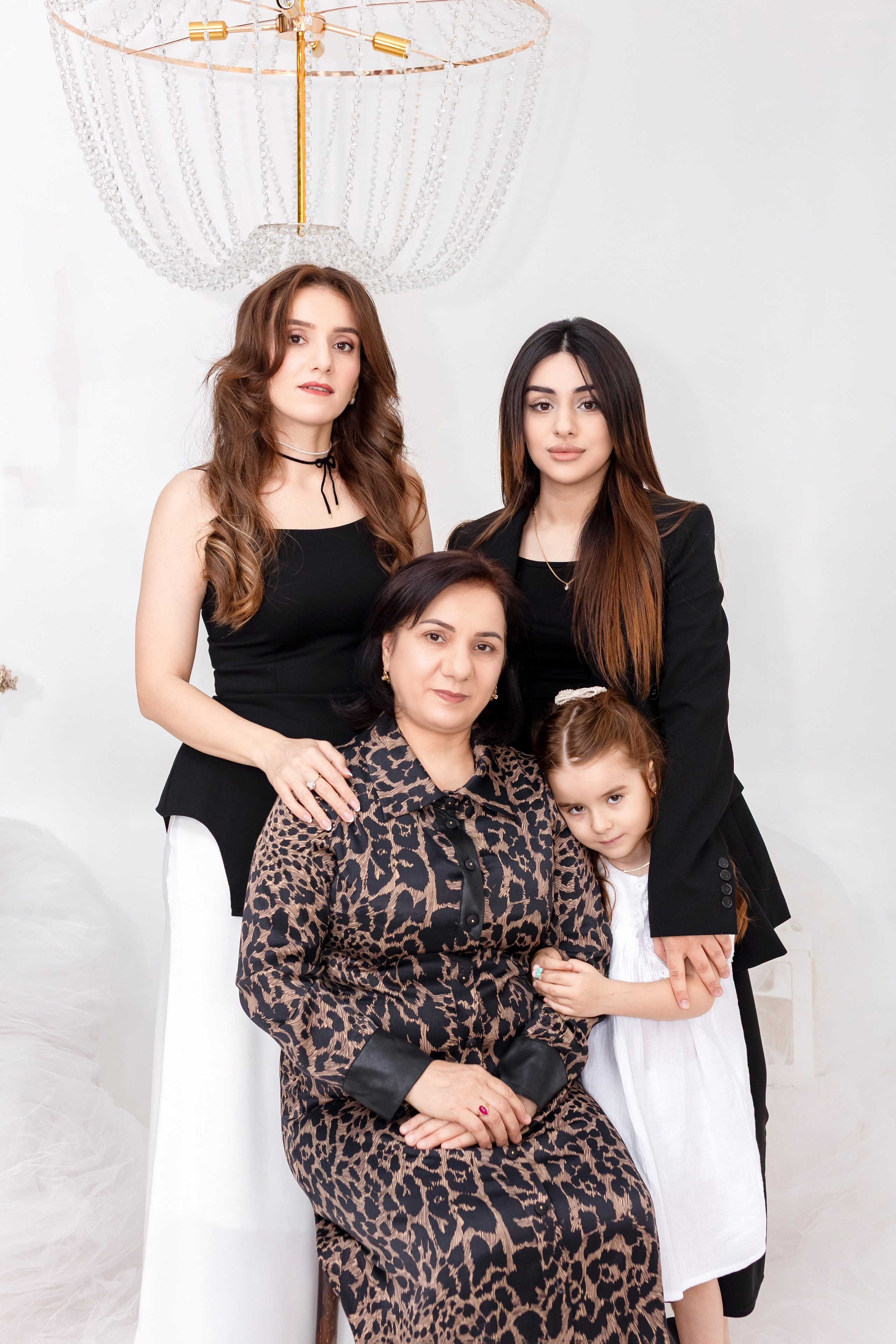 Айгюн с семьёй. Свадебный и семейный фотограф в Каспийске Алёна Нурмагомедова