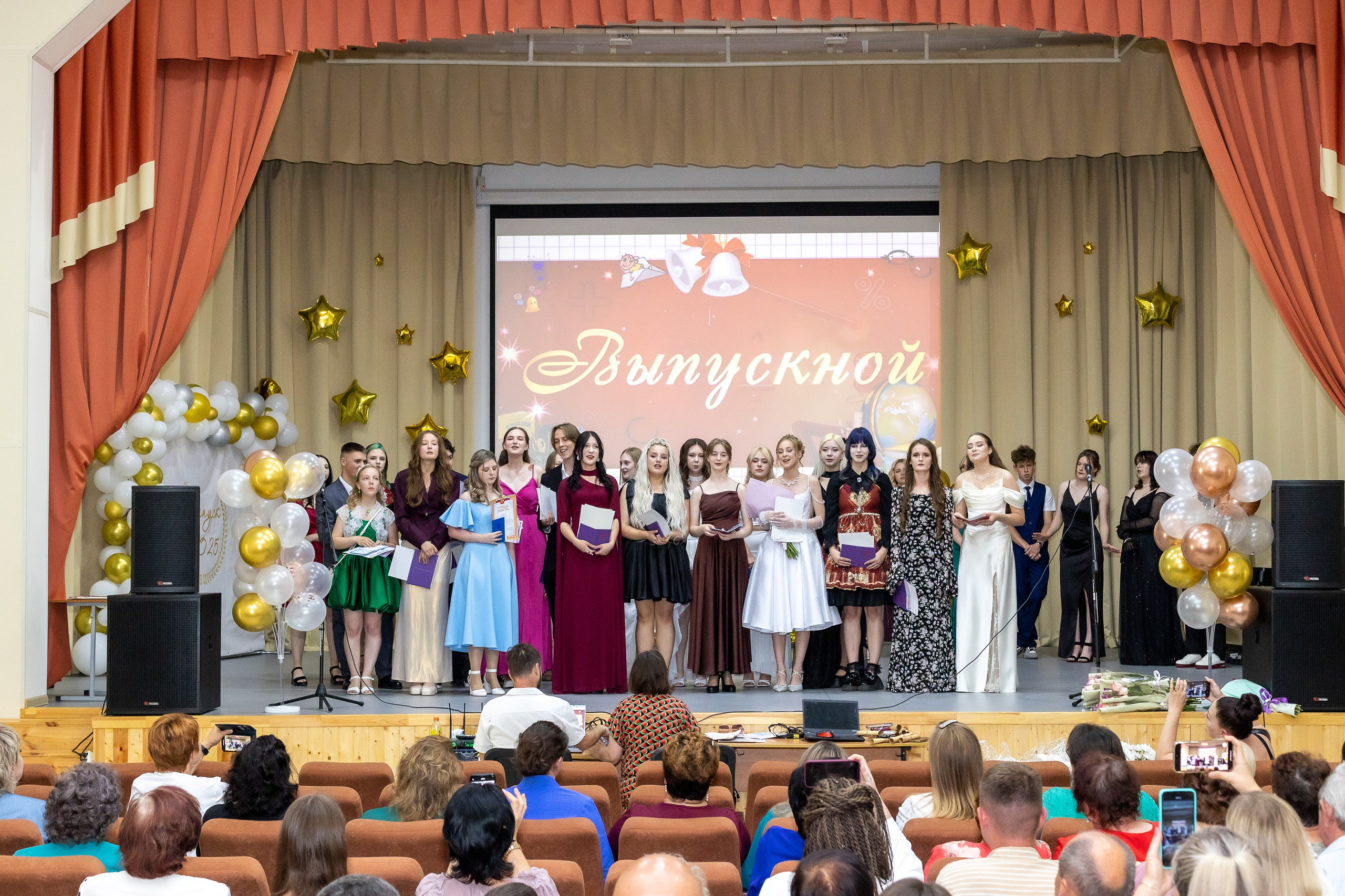 Вручение аттестата 2025. Выпускные альбомы Майкоп, Краснодар Елена Золотарева