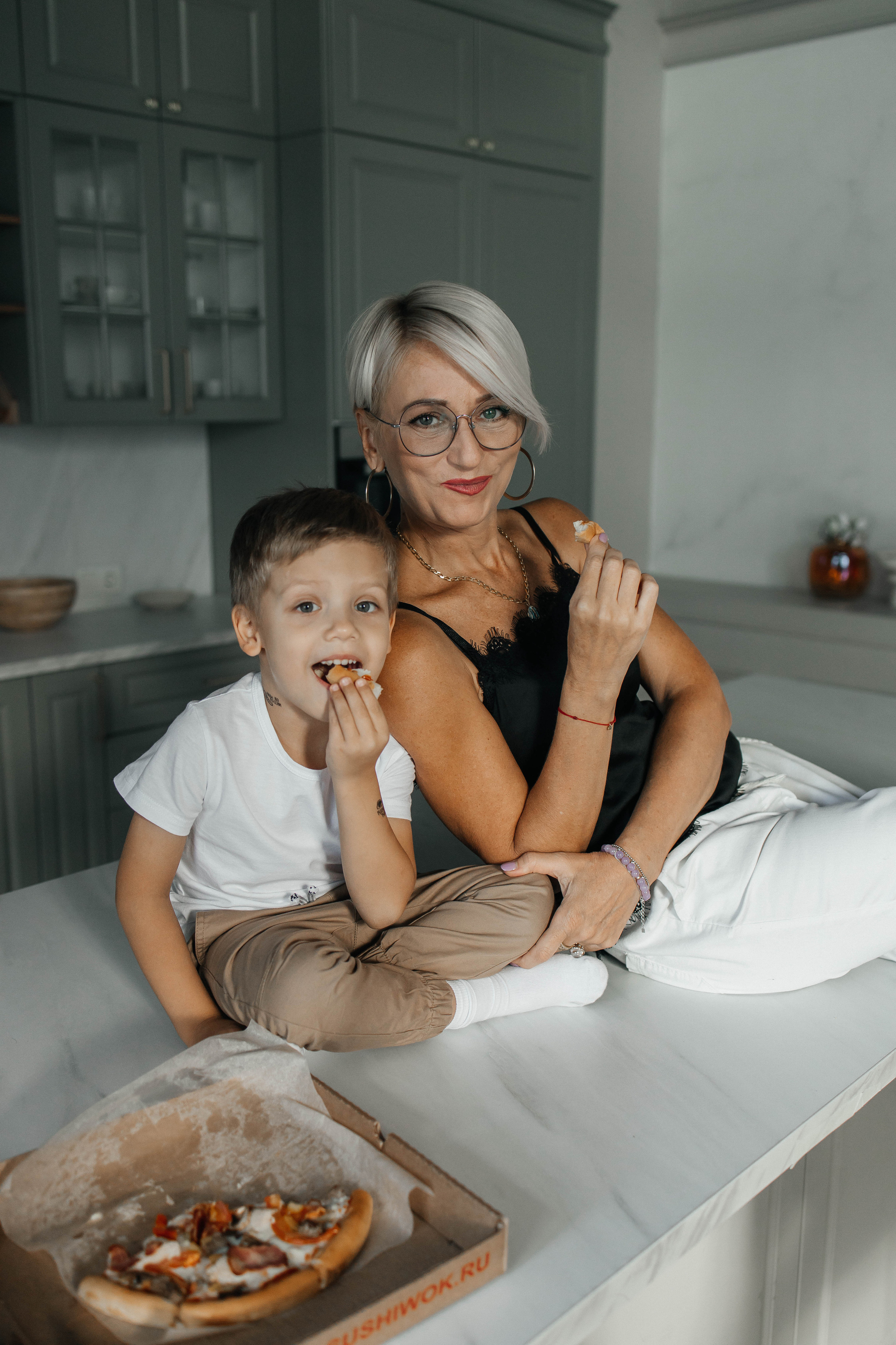 Анастасия с семьей. Фотостудия Cross-photo. Фотограф в Красногорске Инна Романова, индивидуальные съемки, лавстори