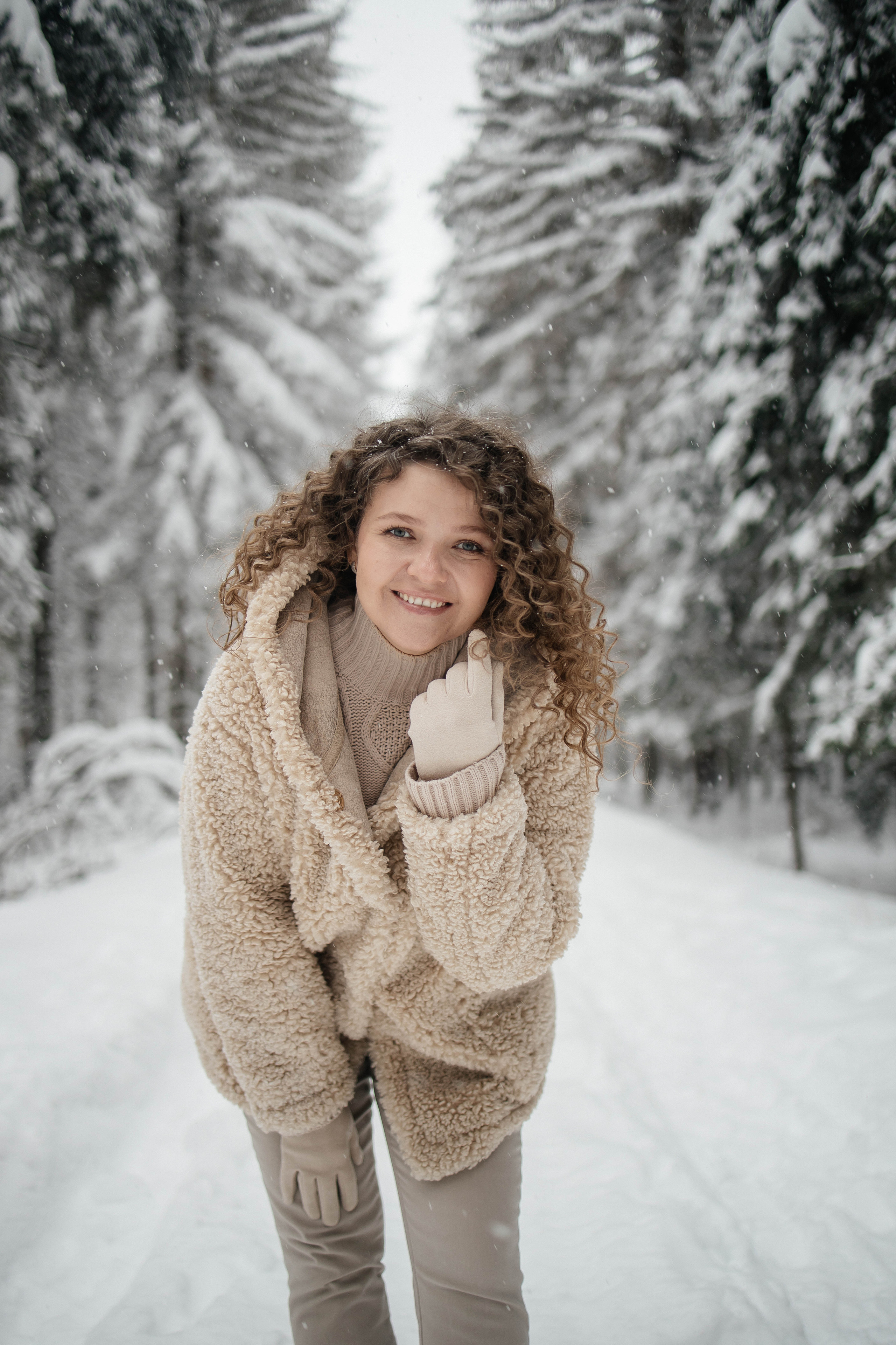 Мария, лесная фотопрогулка. Фотограф в Красногорске Инна Романова, индивидуальные съемки, лавстори