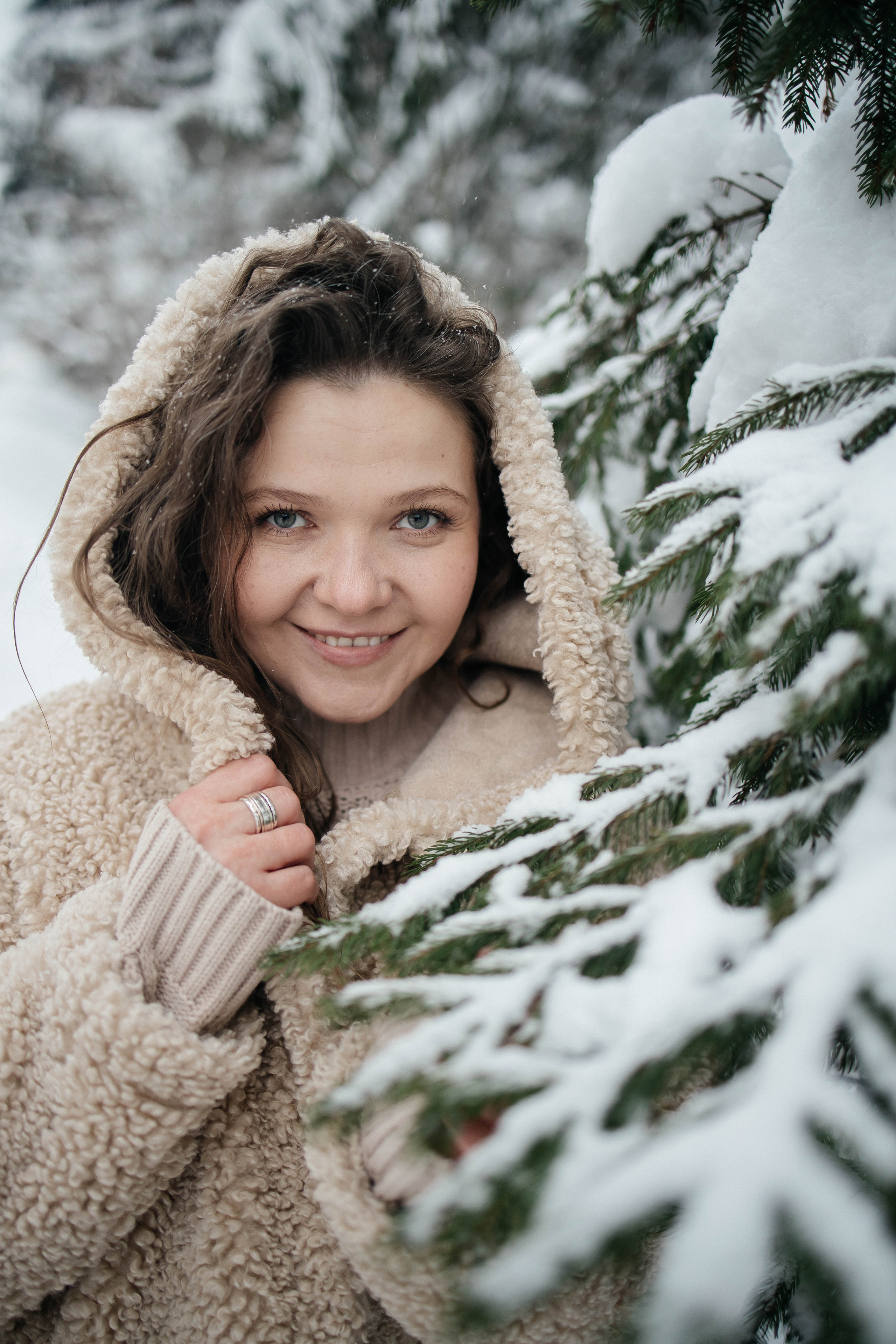 Мария, лесная фотопрогулка. Фотограф в Красногорске Инна Романова, индивидуальные съемки, лавстори