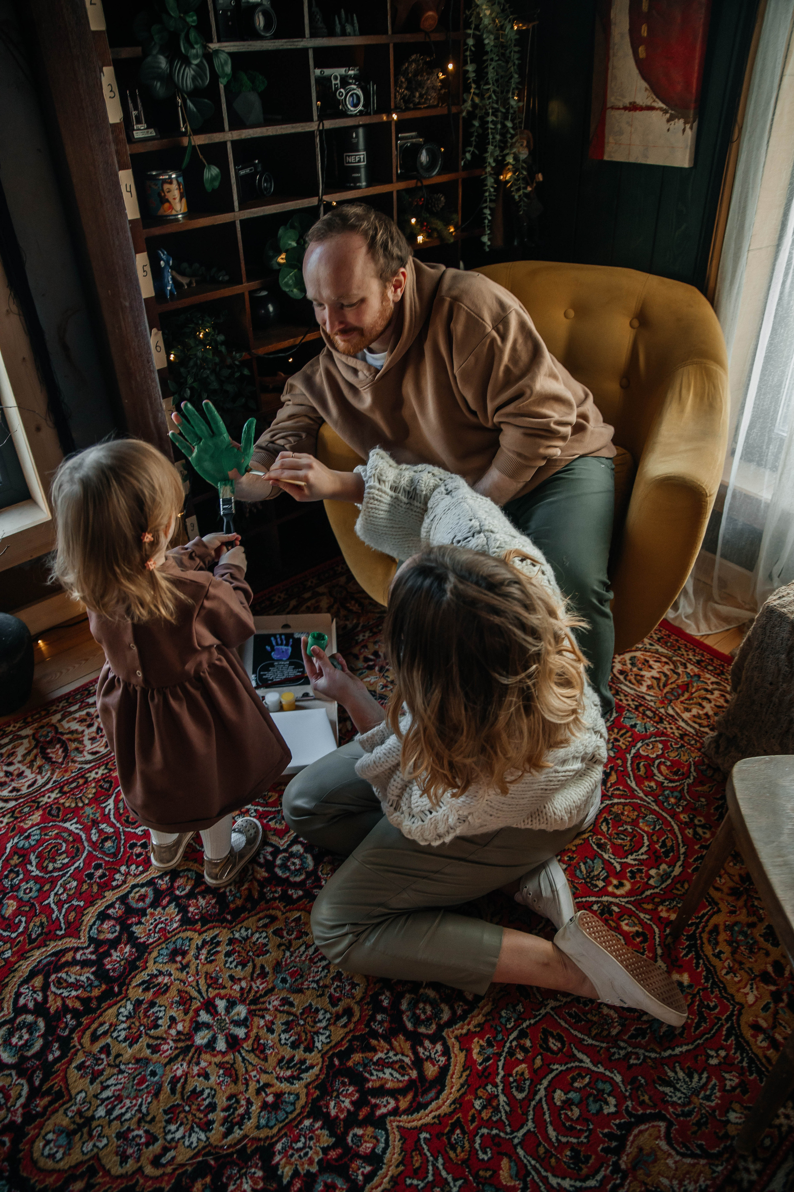 Мария с семьей. Фотодом BlackHouse. Фотограф в Красногорске Инна Романова, индивидуальные съемки, лавстори