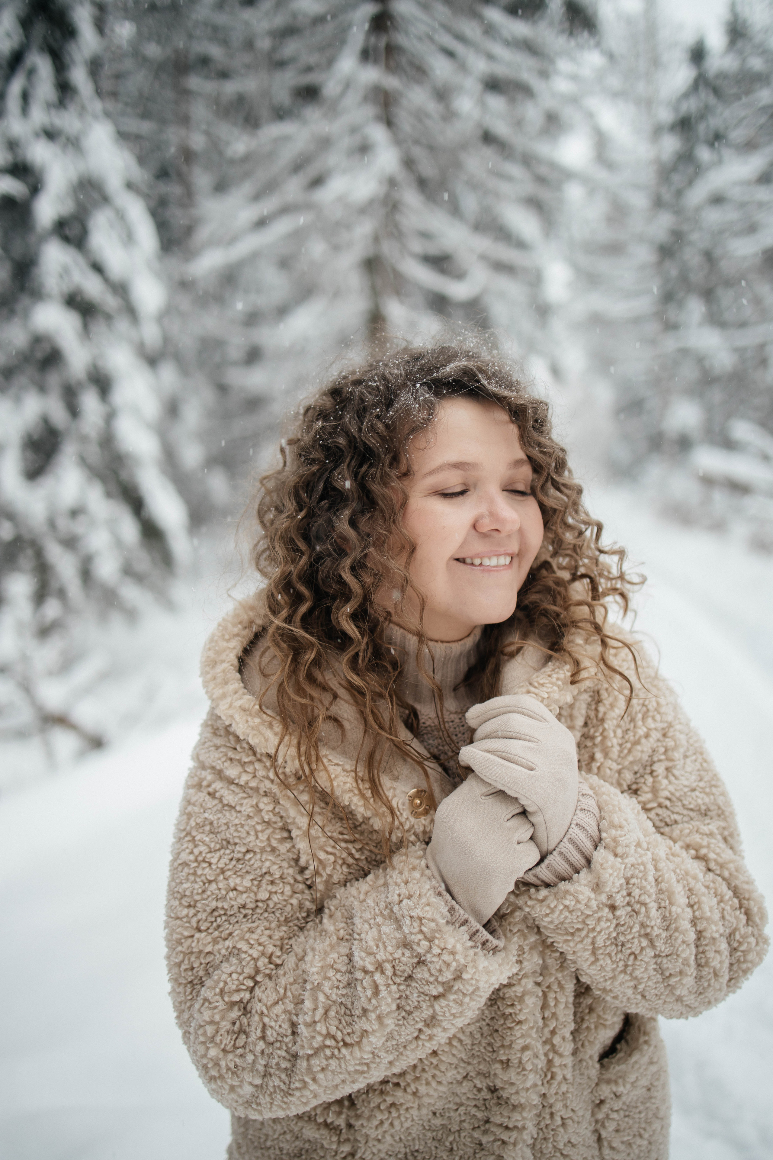 Мария, лесная фотопрогулка. Фотограф в Красногорске Инна Романова, индивидуальные съемки, лавстори