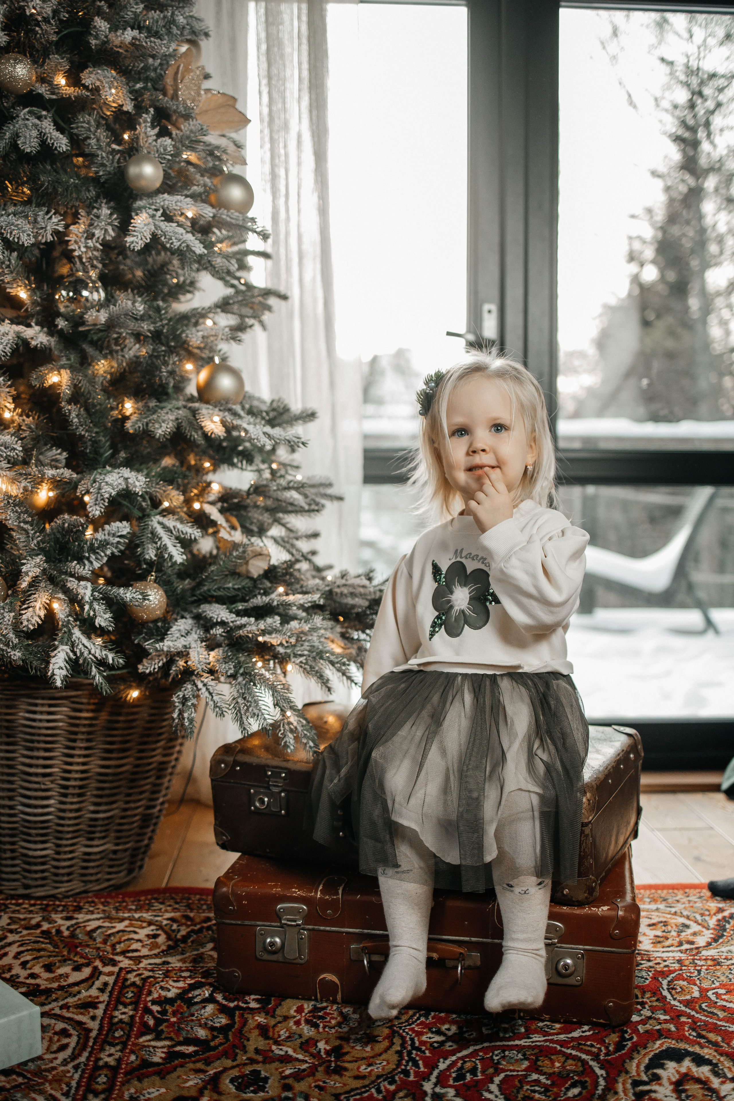 Ирина с семьей. Фотодом BlackHouse. Фотограф в Красногорске Инна Романова, индивидуальные съемки, лавстори