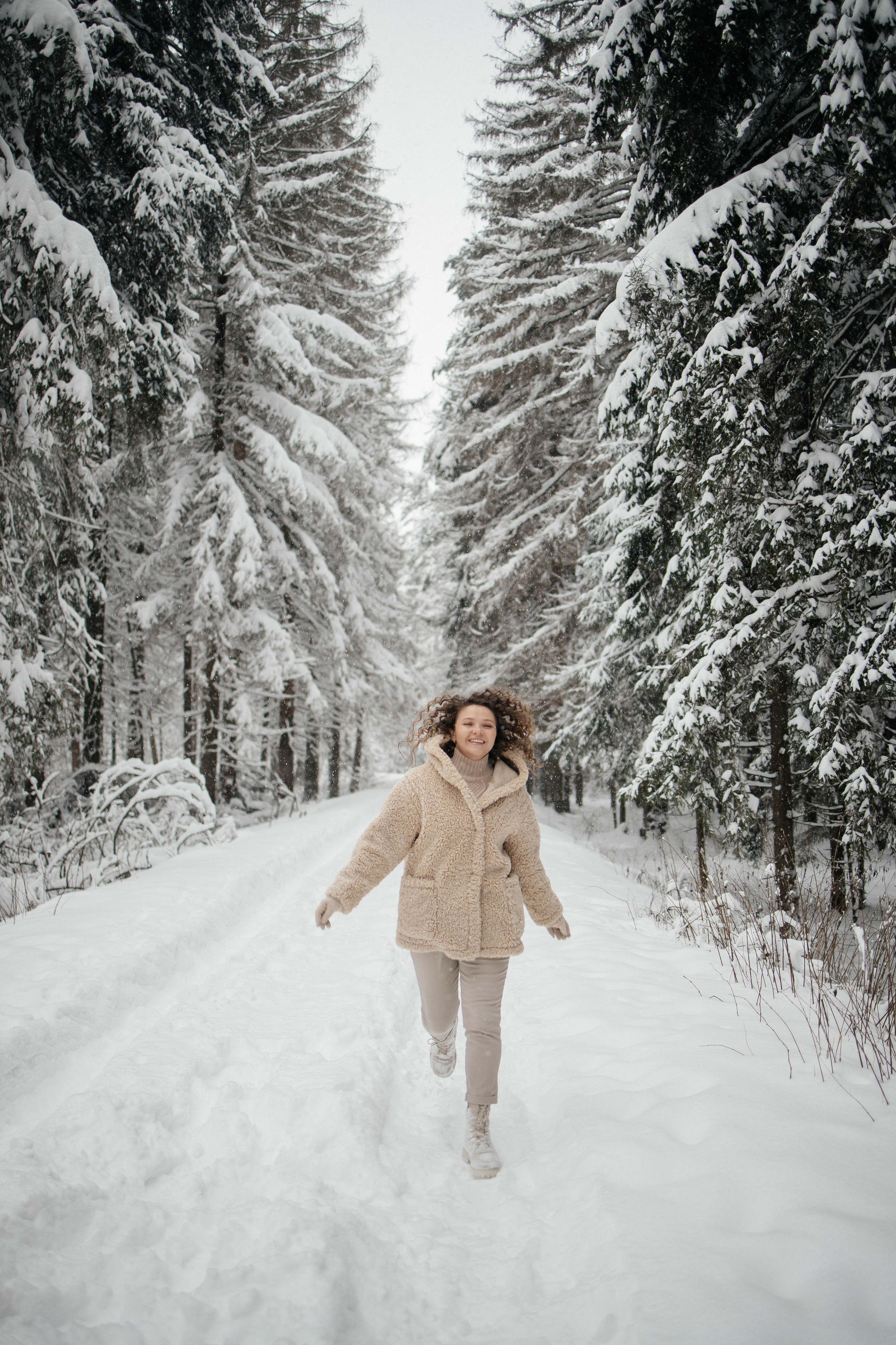 Мария, лесная фотопрогулка. Фотограф в Красногорске Инна Романова, индивидуальные съемки, лавстори