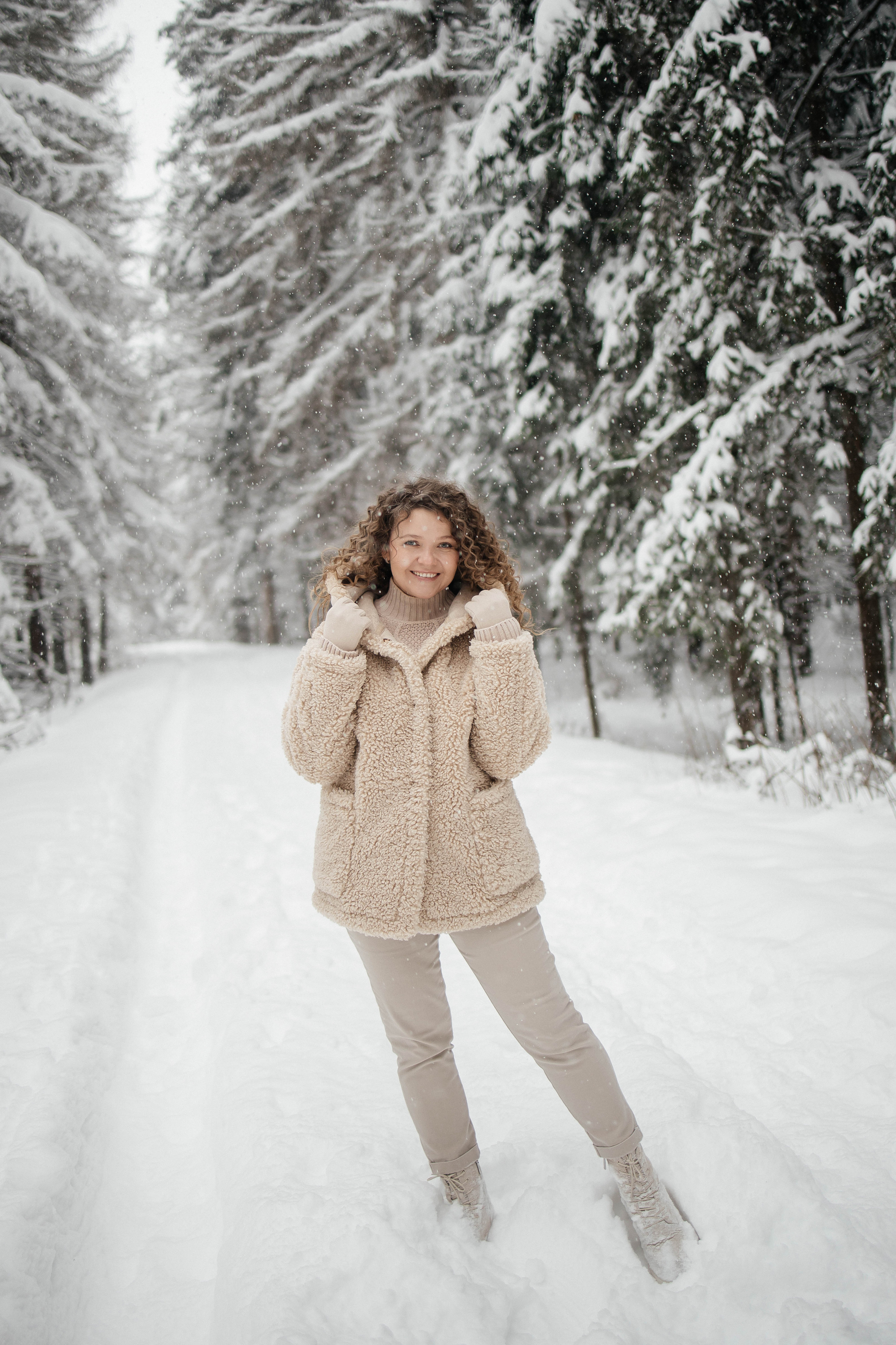 Мария, лесная фотопрогулка. Фотограф в Красногорске Инна Романова, индивидуальные съемки, лавстори