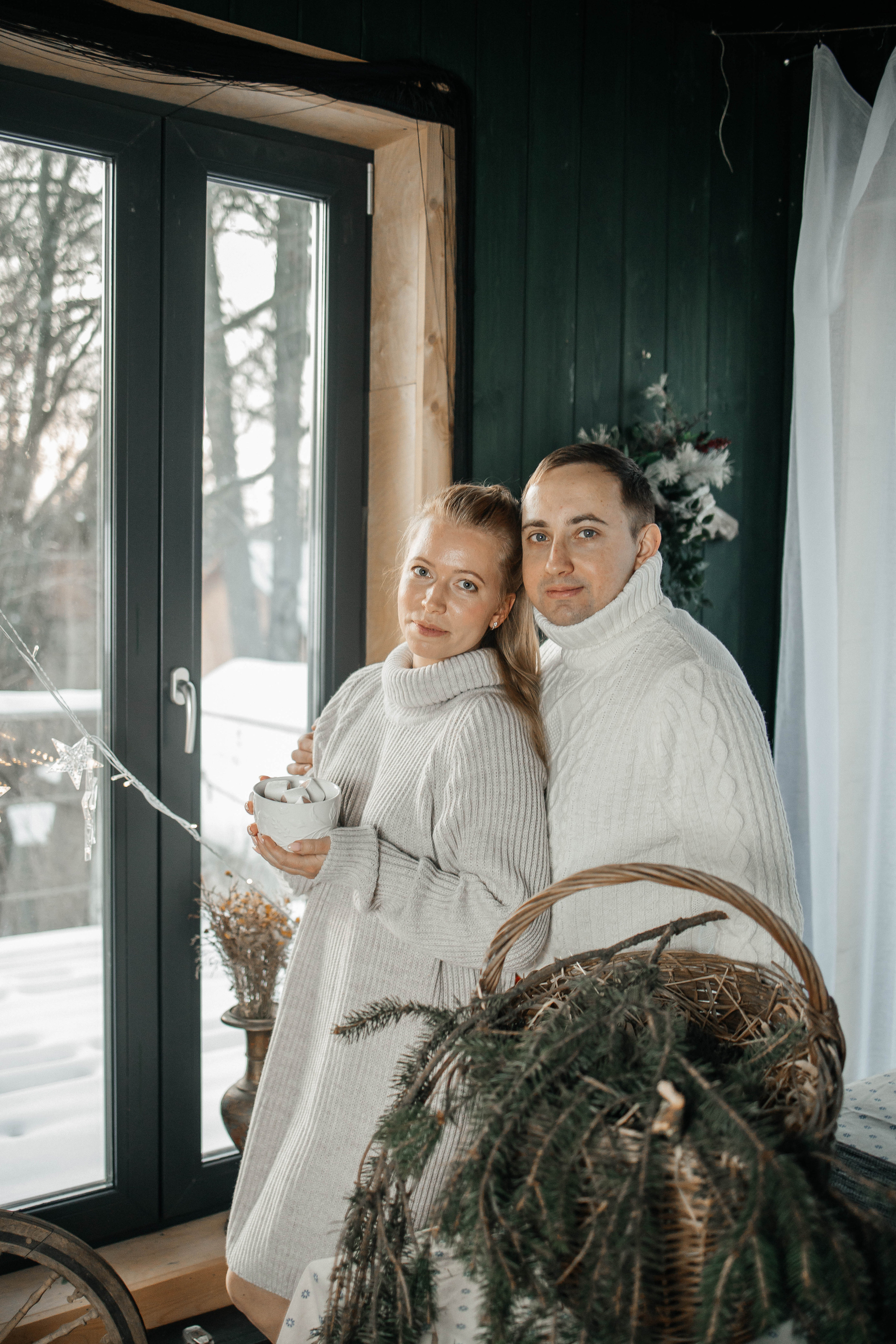 Ирина с семьей. Фотодом BlackHouse. Фотограф в Красногорске Инна Романова, индивидуальные съемки, лавстори