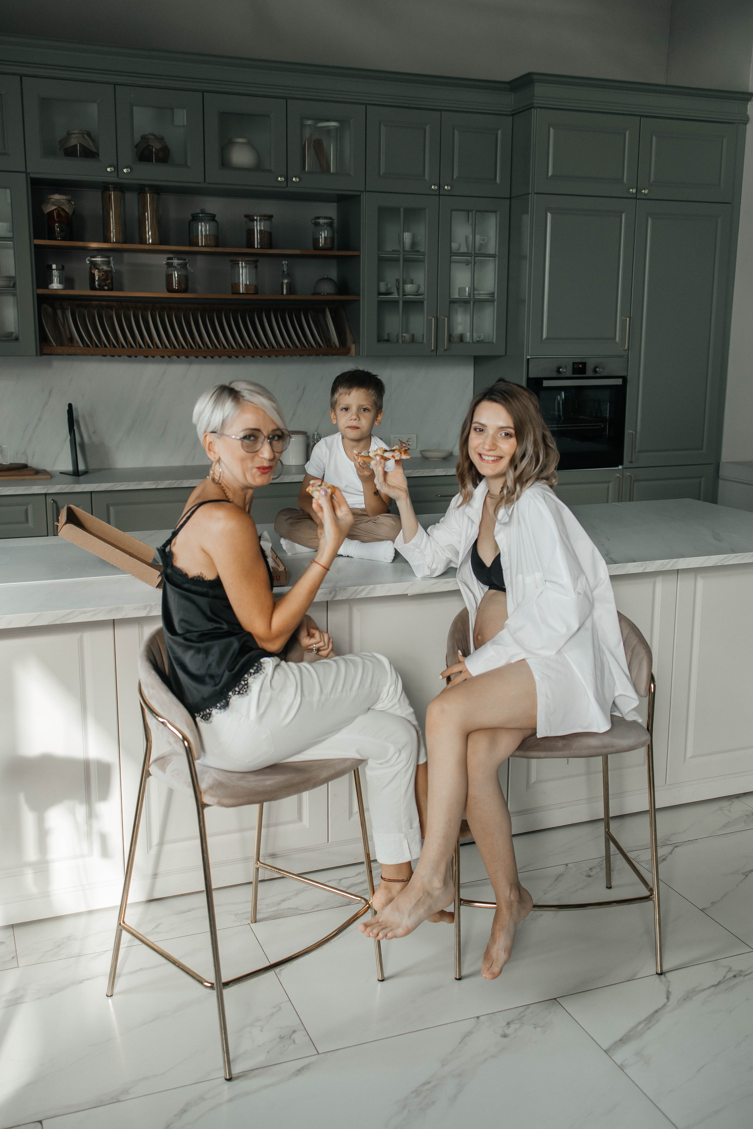 Анастасия с семьей. Фотостудия Cross-photo. Фотограф в Красногорске Инна Романова, индивидуальные съемки, лавстори