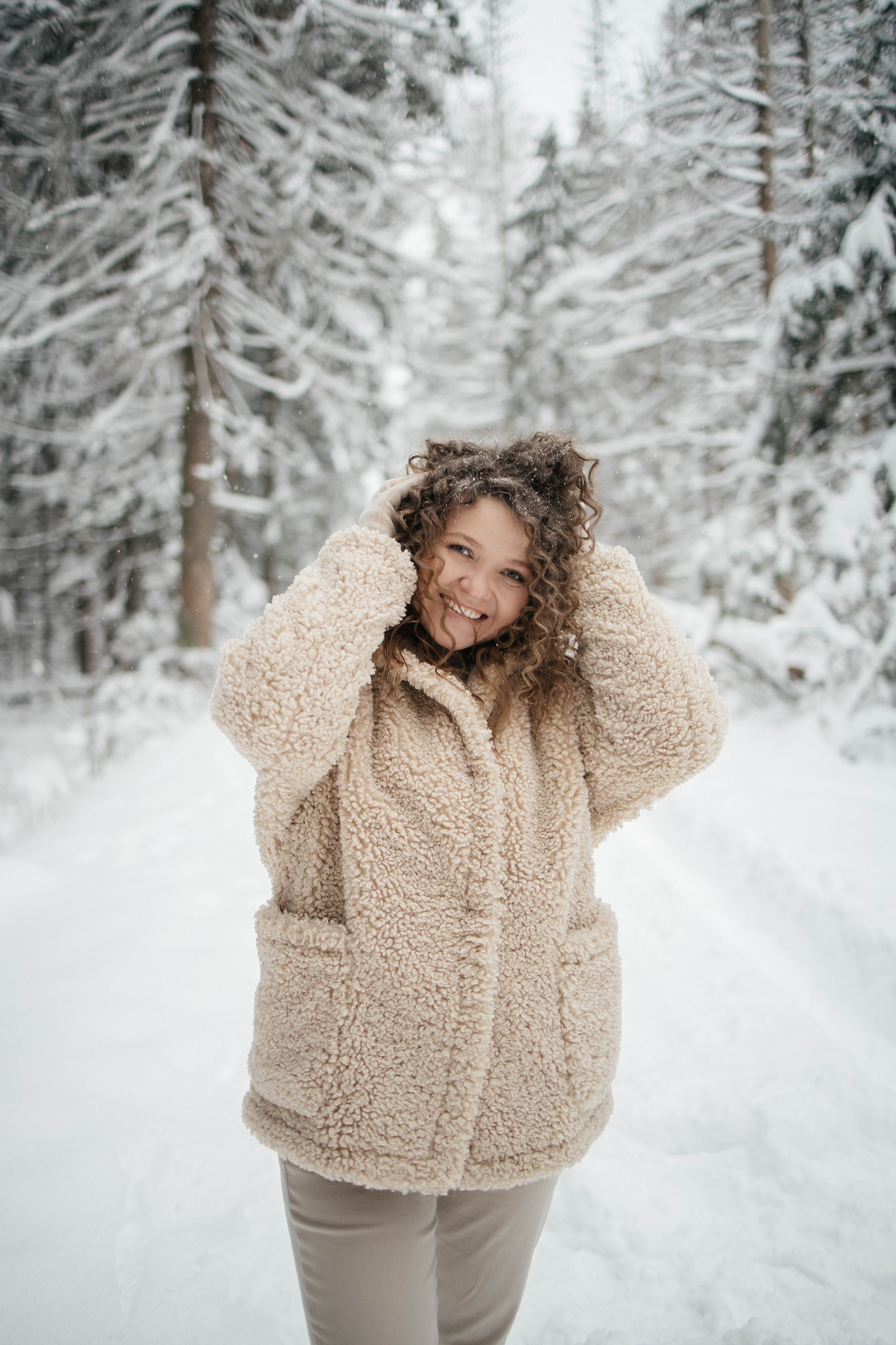 Мария, лесная фотопрогулка. Фотограф в Красногорске Инна Романова, индивидуальные съемки, лавстори