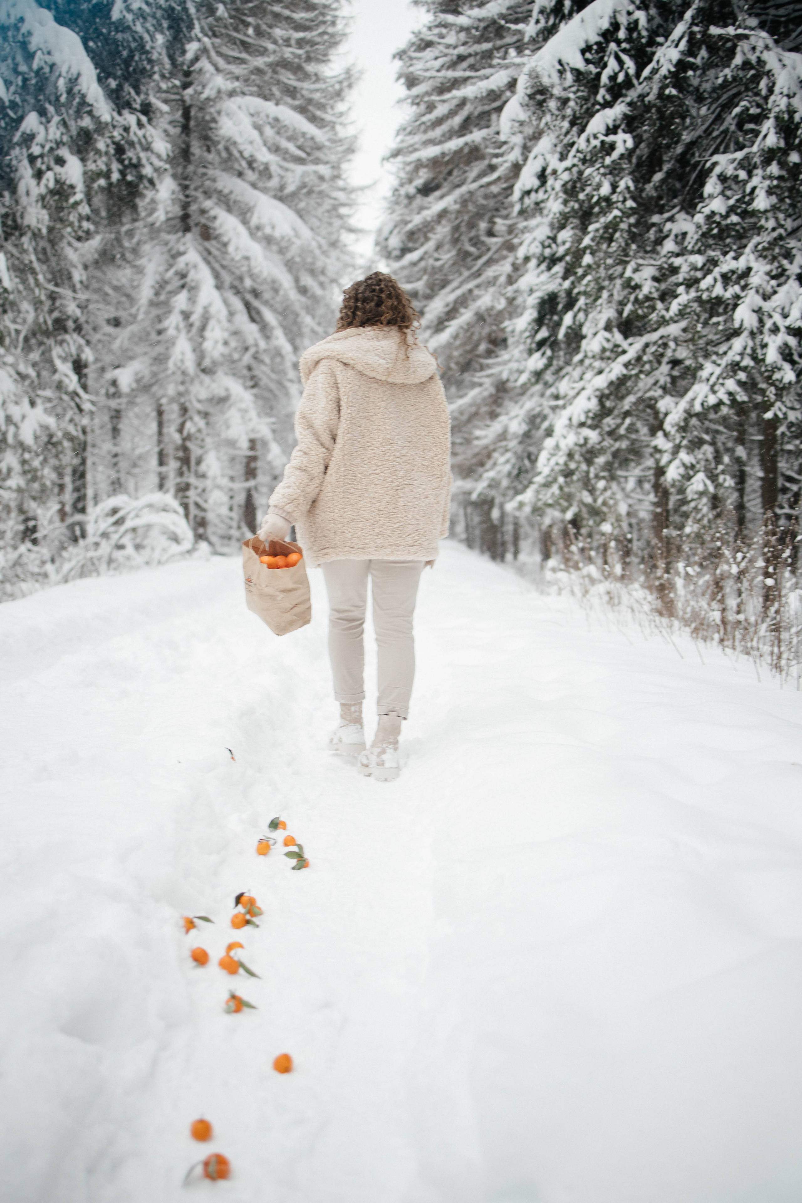Мария, лесная фотопрогулка. Фотограф в Красногорске Инна Романова, индивидуальные съемки, лавстори