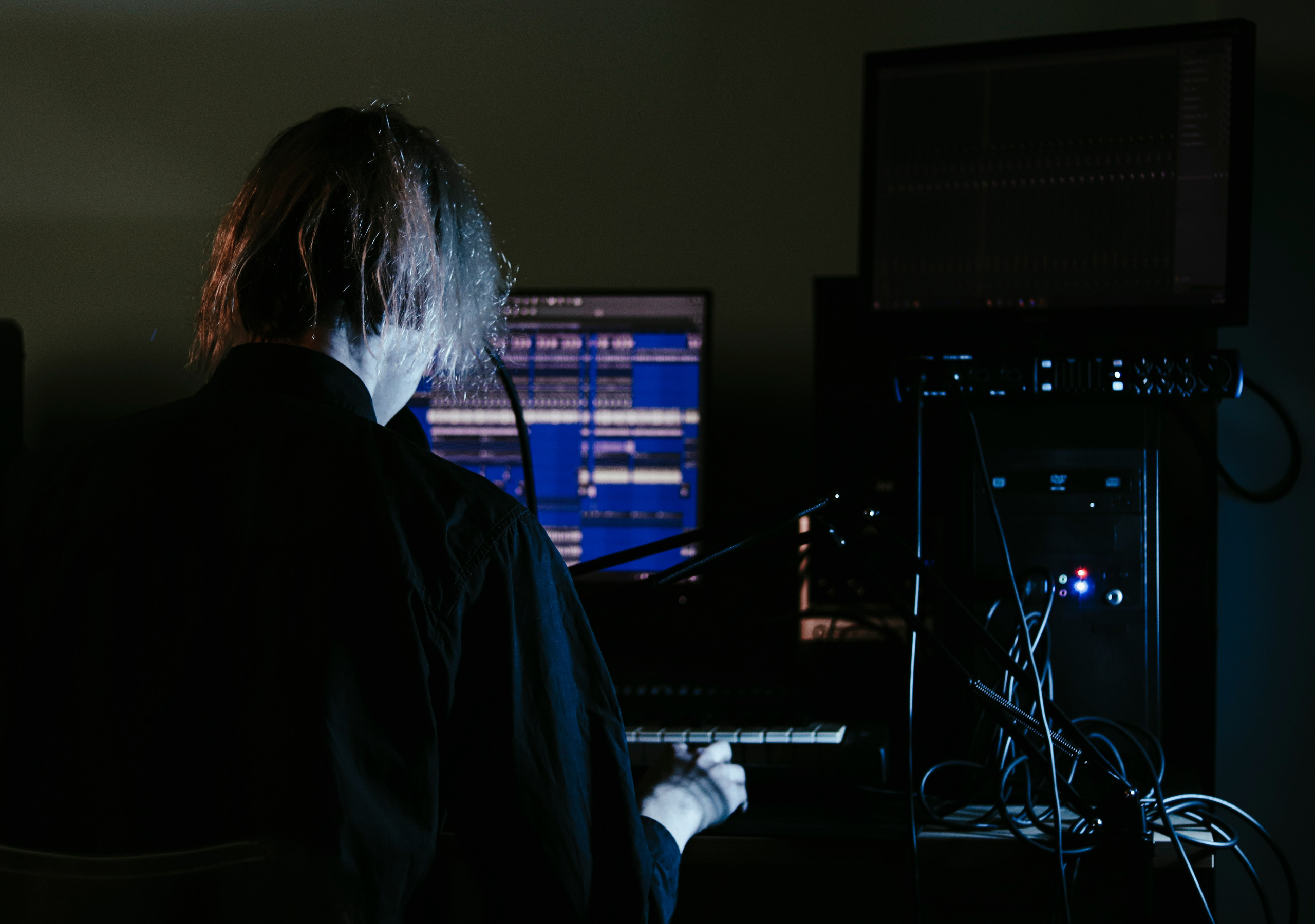 Сергей битмейкер. Ивентный фотограф в Санкт-Петербурге Олег Комков