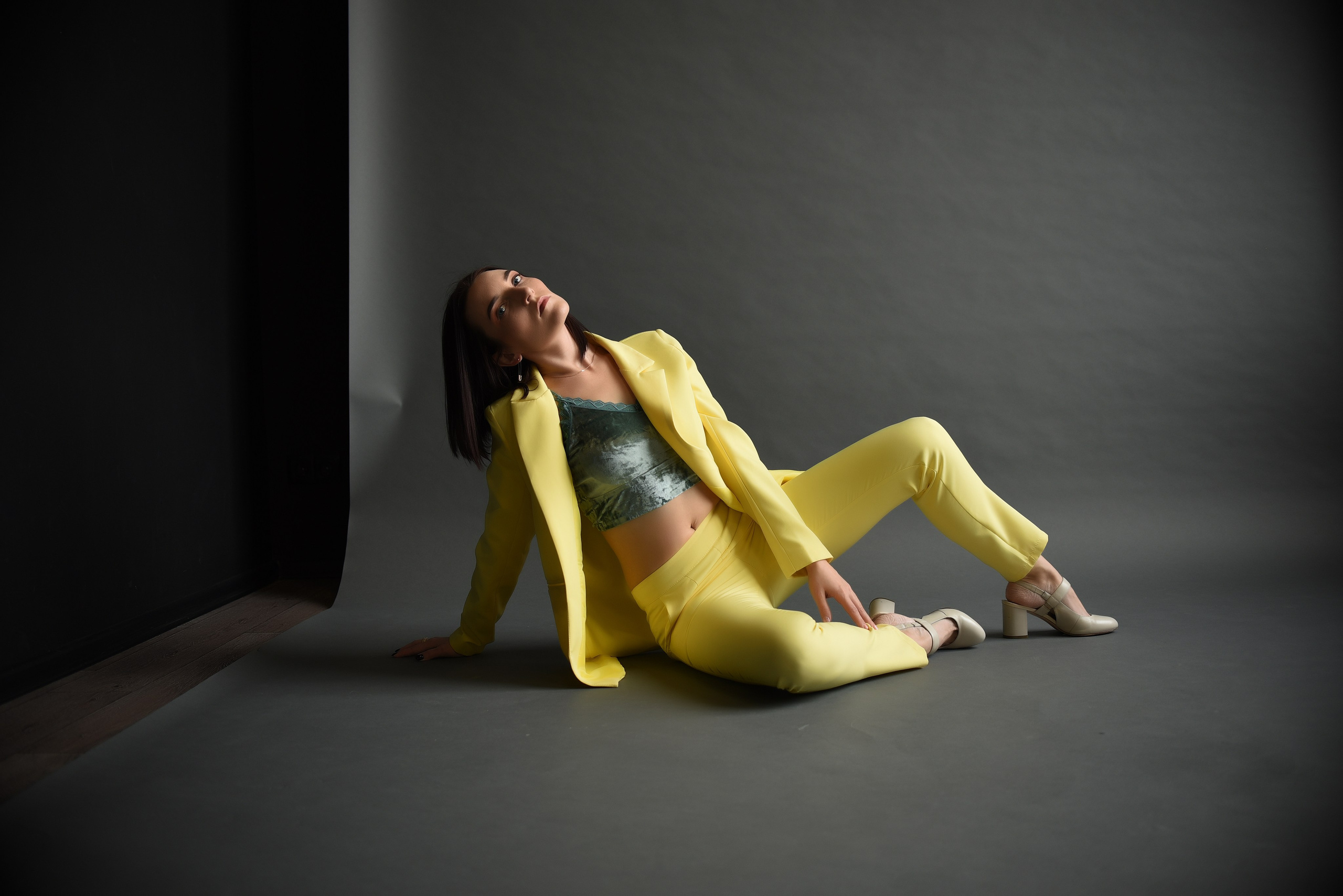 Индивидуальная студийная. Свадебный, семейный, детский, контент фотограф в Омске Максим Ильин