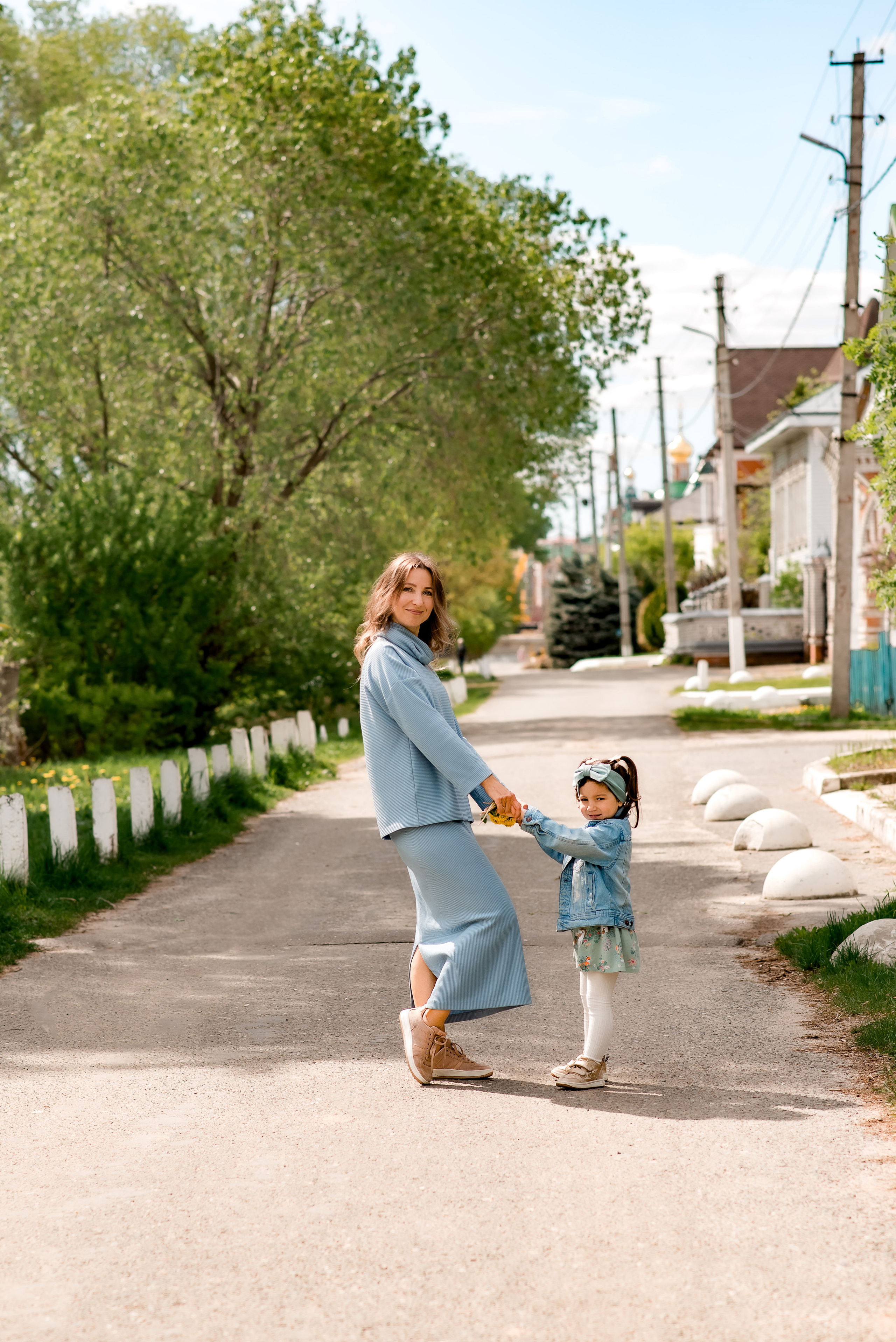 Нежная фотопрогулка бабушки и внучки в уличной локации. Детский и семейный фотограф в Йошкар-Оле Светлана Кропочева