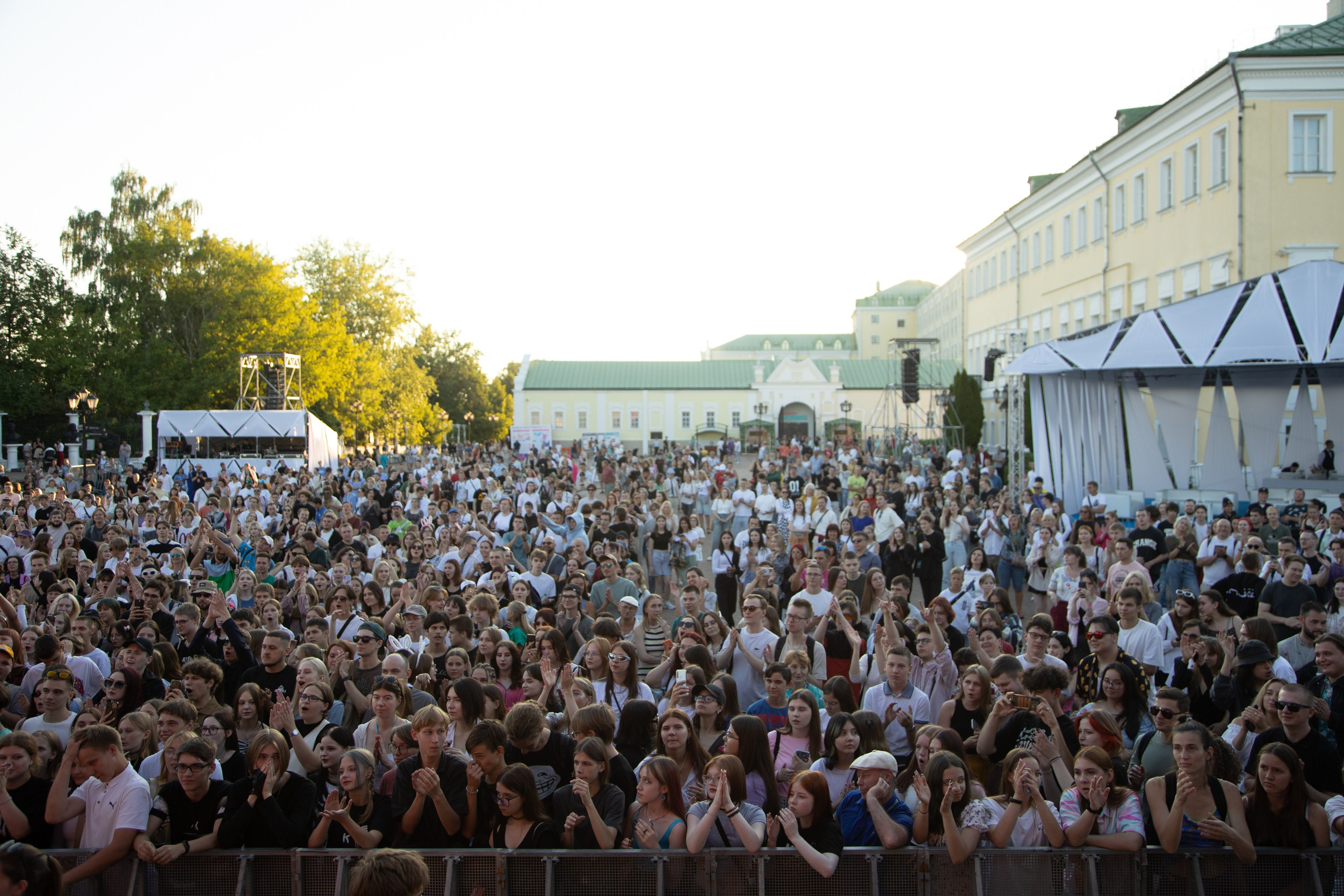 Трехдневный фотоотчет Выкса-фестиваль 2024. Фотограф городских и семейных событий Артем Карпухин