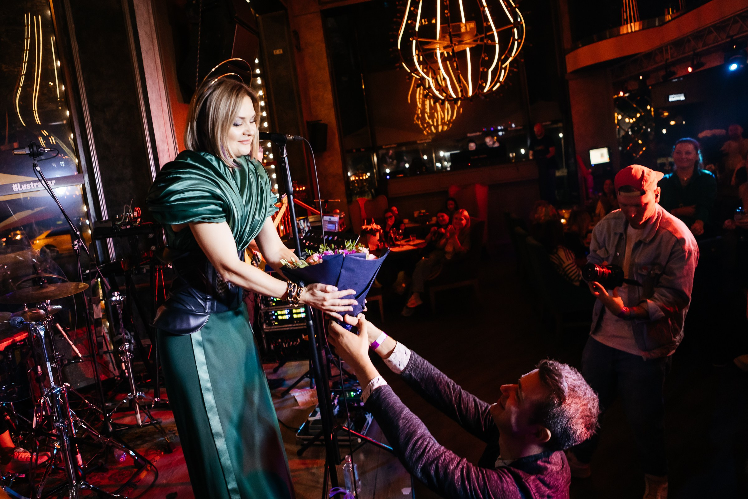 Полюшка в Lustra bar. Репортажный и свадебный фотограф Катерина Потапова