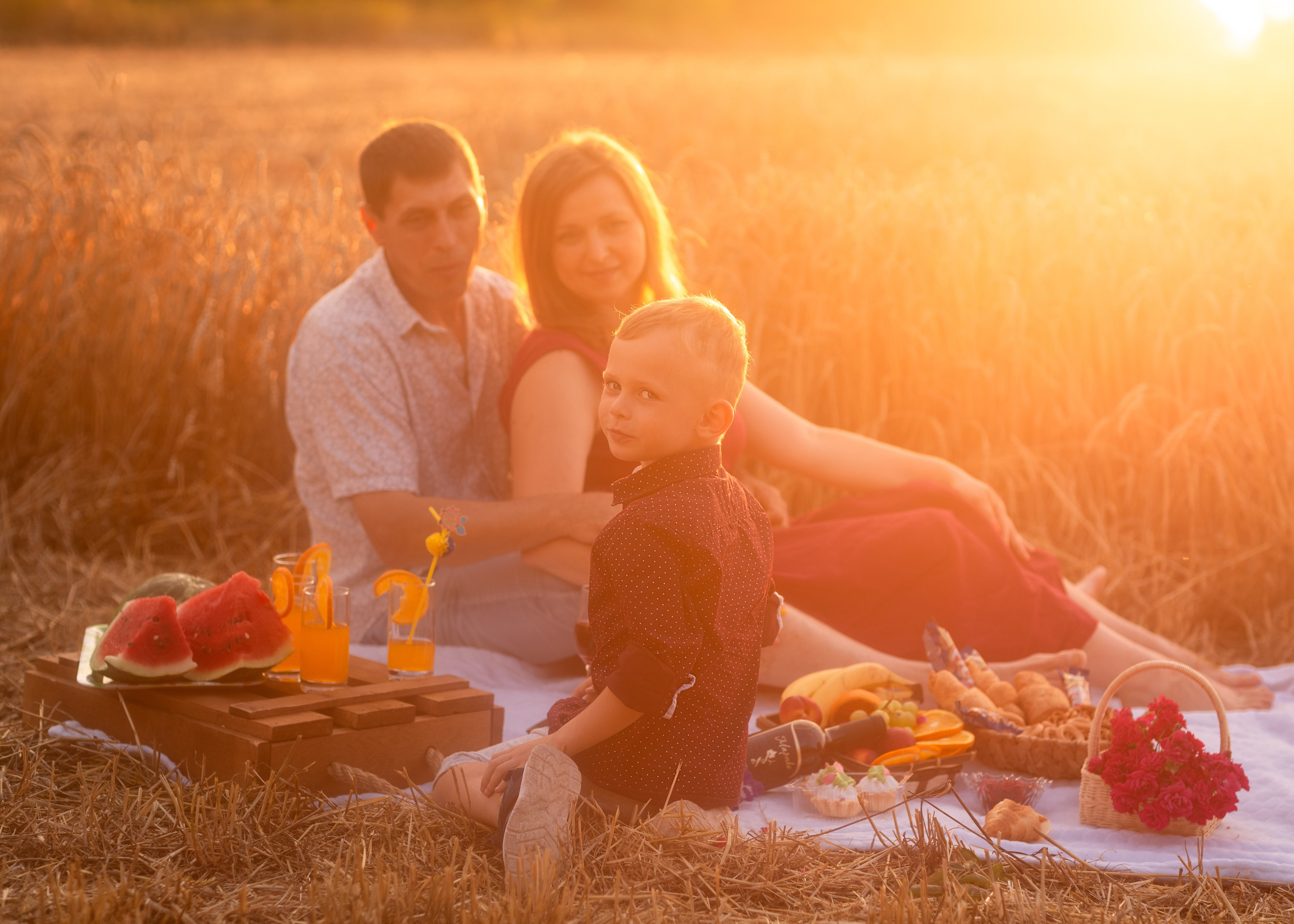Закат в пшеничном поле. Фотограф в Приморско-Ахтарске Марьяна Чопко