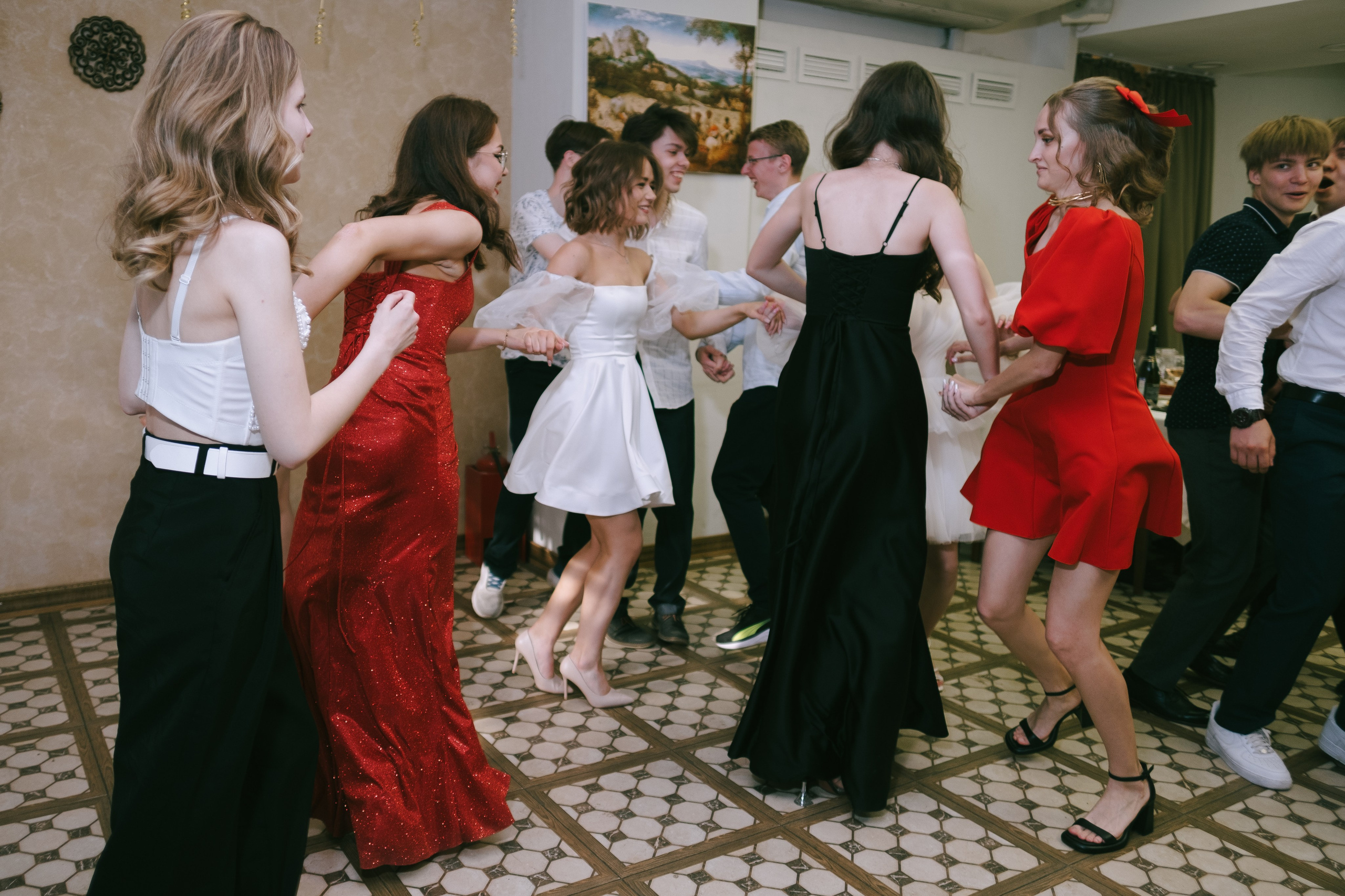 Выпускной школа 33. Свадебный и репортажной фотограф Денис Ожигин в Краснодаре и Краснодарском крае