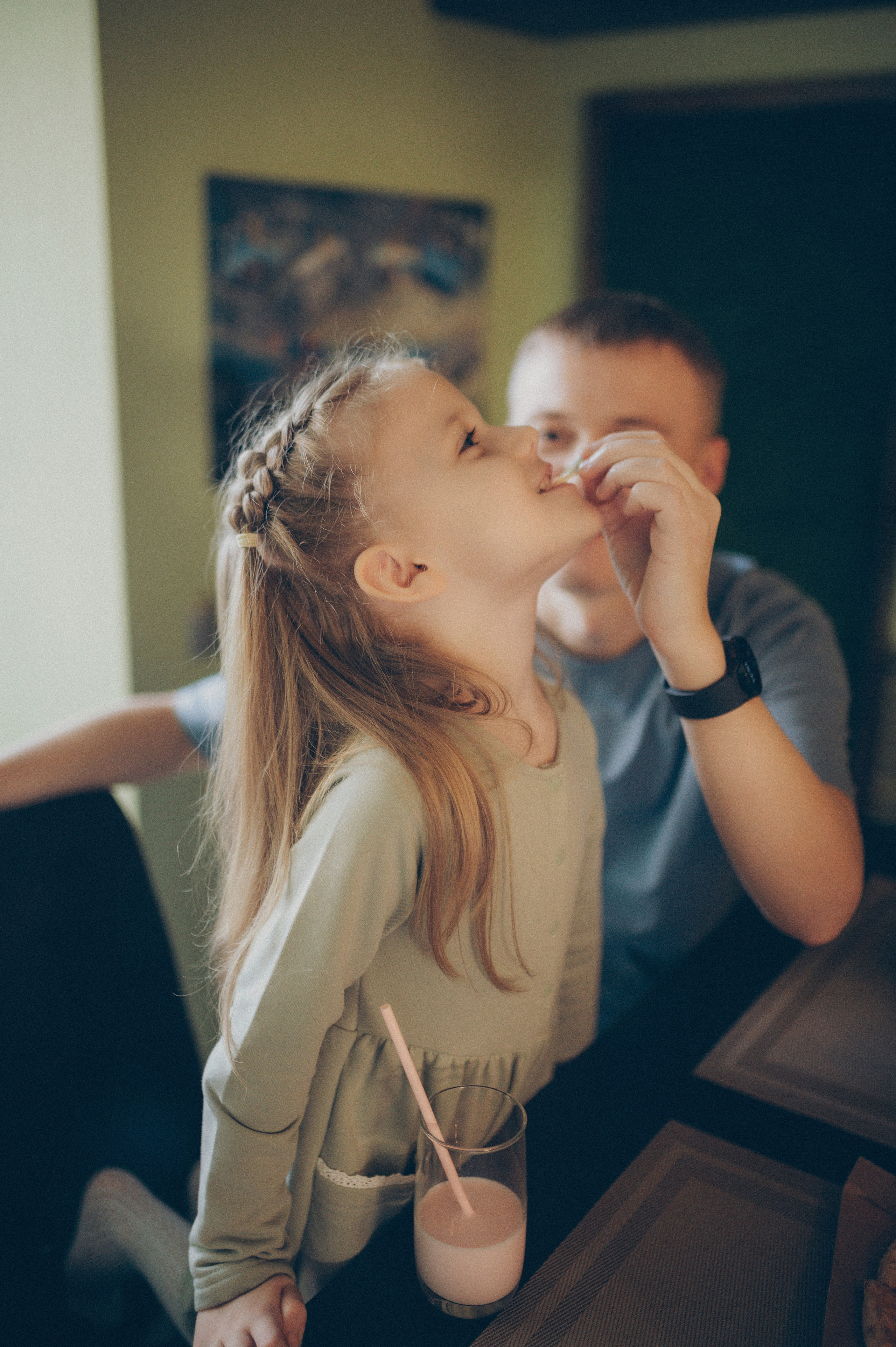 Тася, Соня, Женя и Илья (новогодняя домашняя). Фотограф, г. Лесной Свердловской области