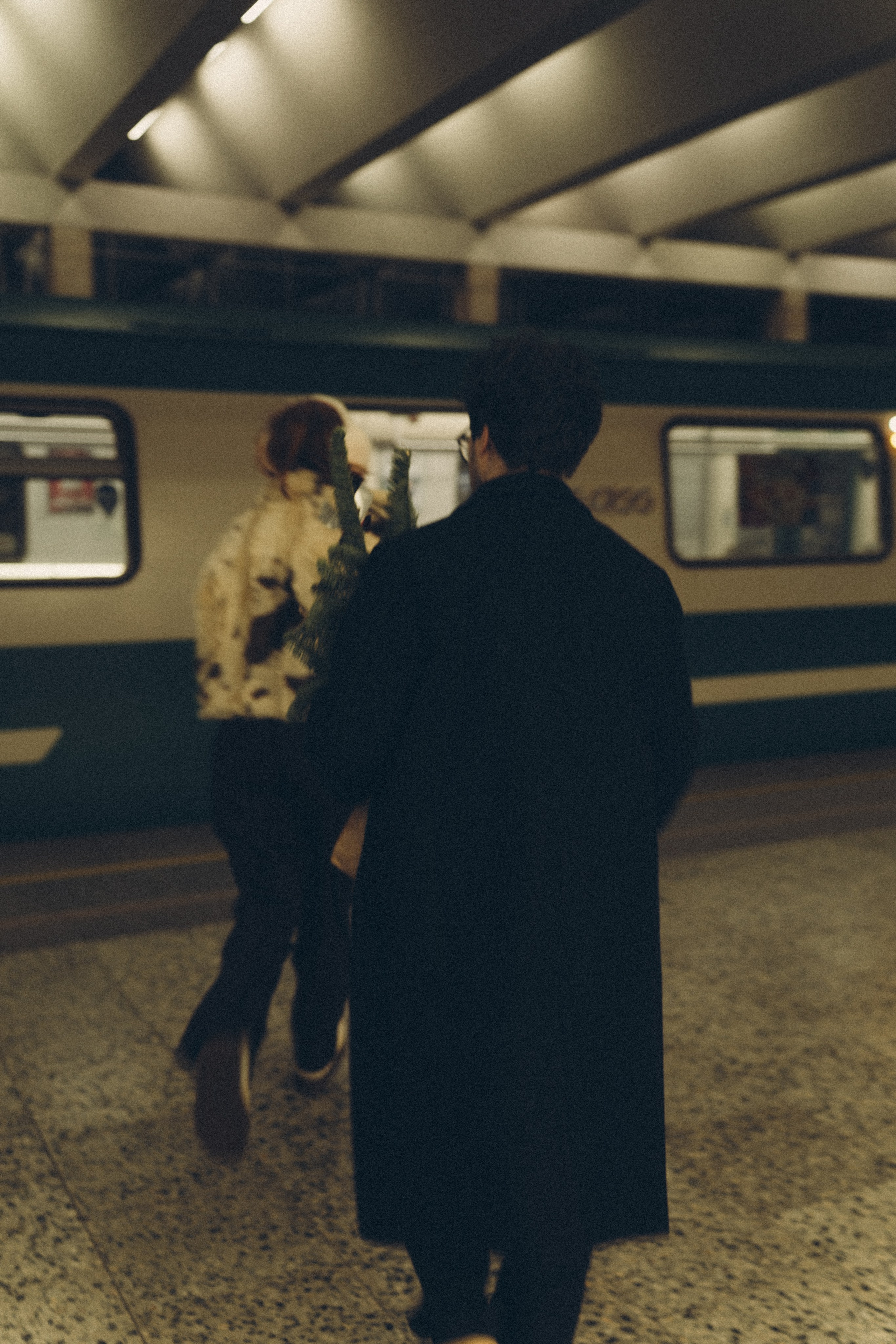 НОВОГОДНЯЯ ФОТОСЕСИИЯ ПАРЫ В МЕТРО ЛЮБОВЬ. Профессиональный фотограф, Санкт-Петербург — Виктория Богомолова