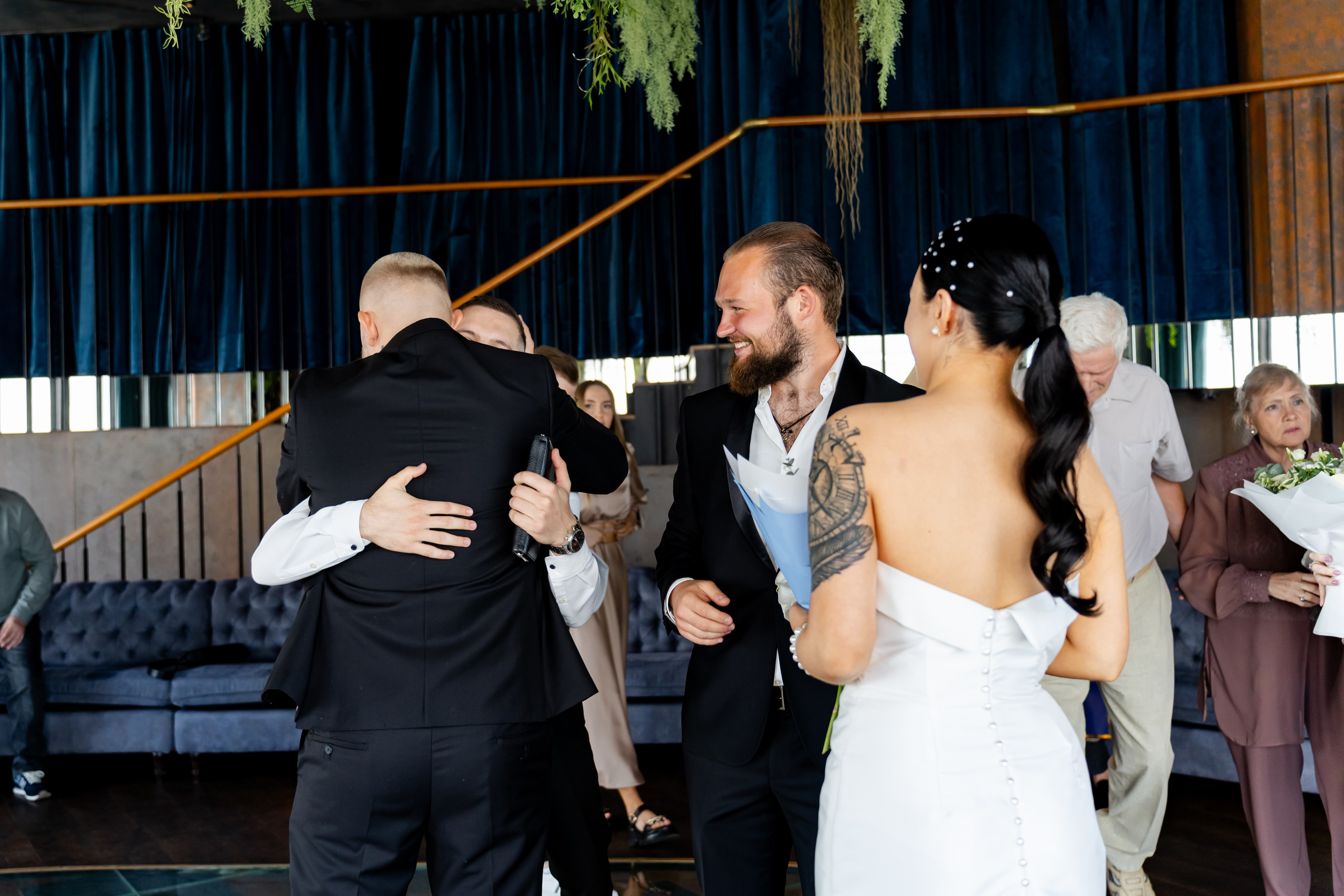 Роспись в ресторане "Birds" в башне Око Фотограф