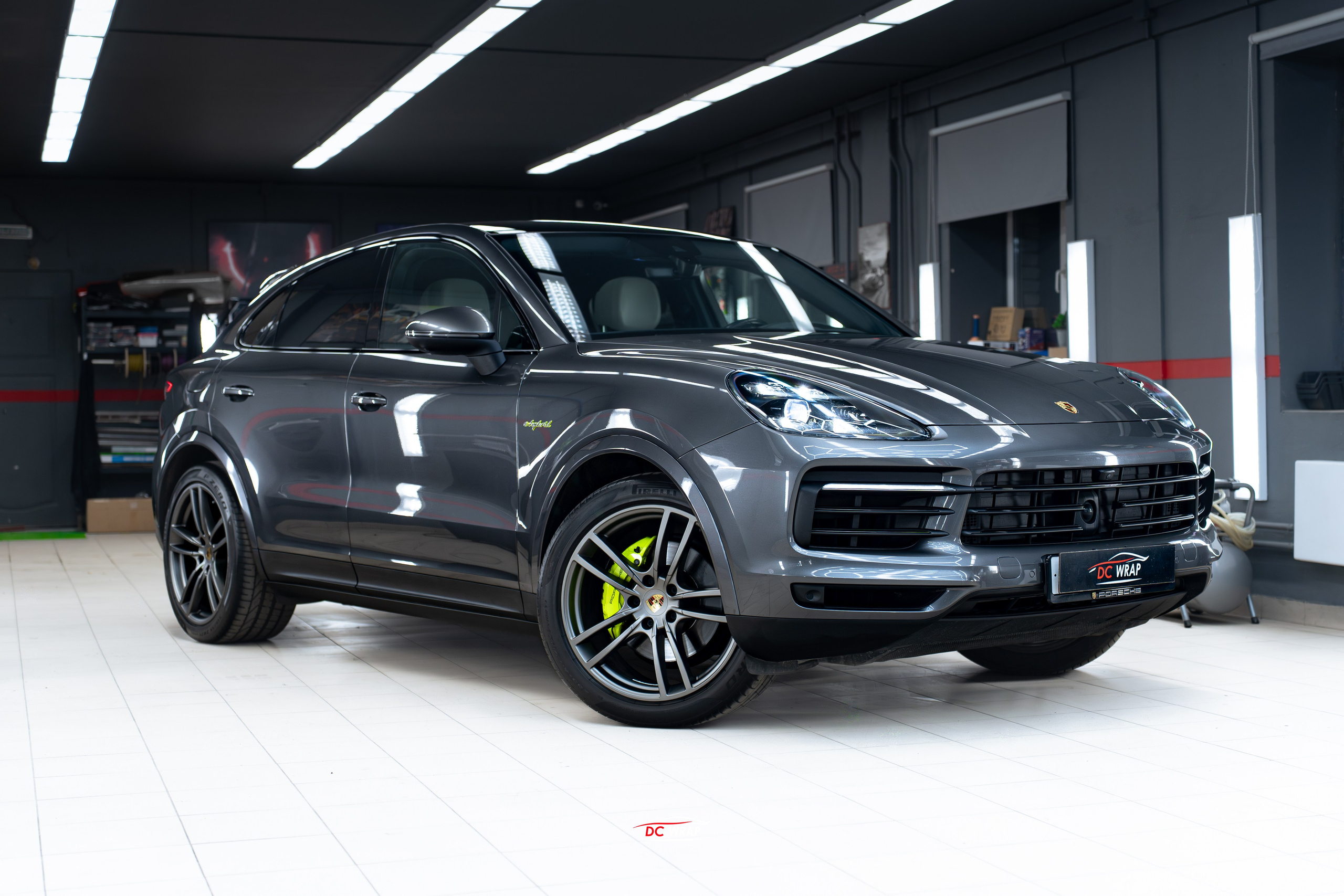 Porsche Cayenne e-hybrid для детейлинга. Автомобильный фотограф в Санкт Петербурге. Евгений Коновалов