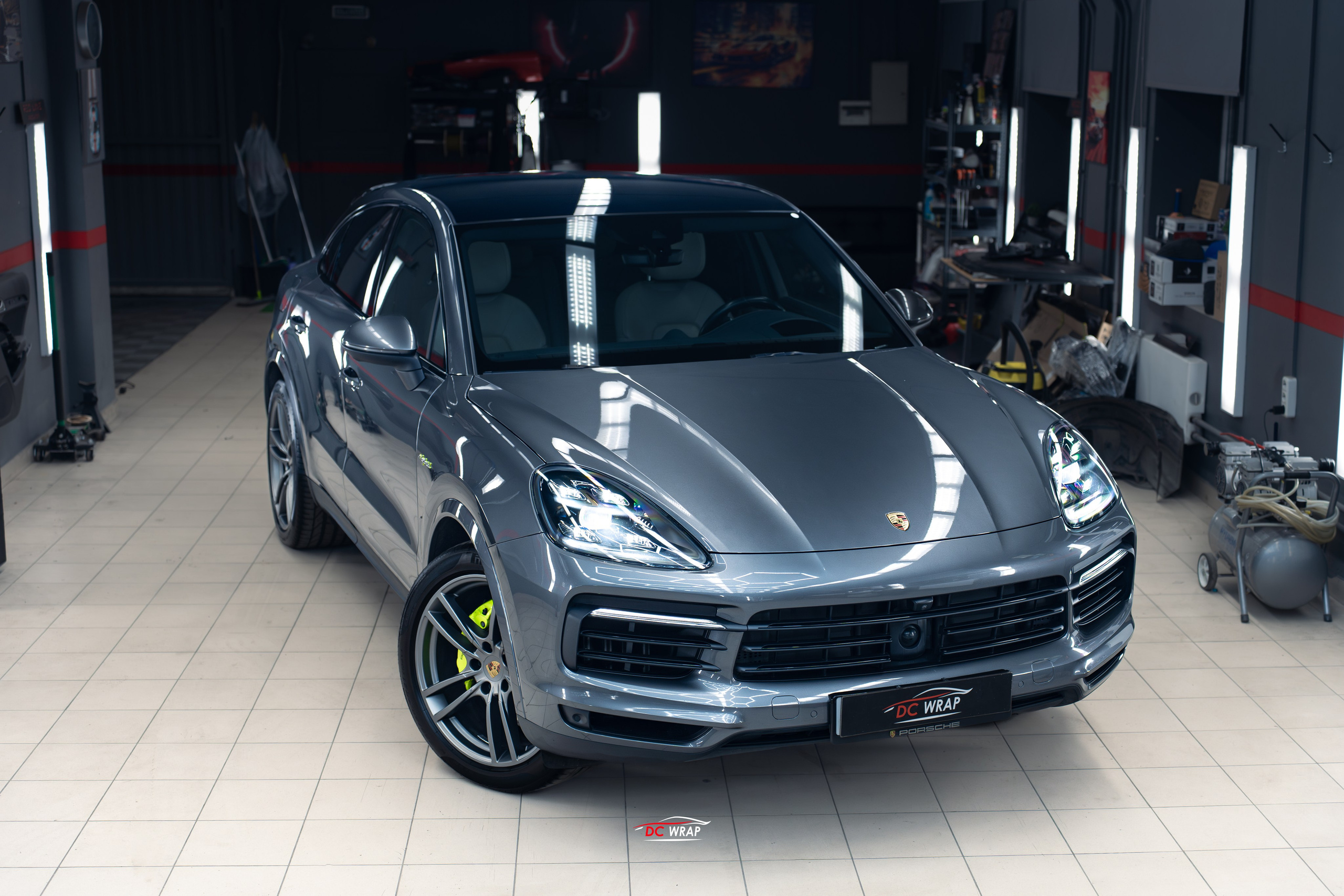 Porsche Cayenne e-hybrid для детейлинга. Автомобильный фотограф в Санкт Петербурге. Евгений Коновалов