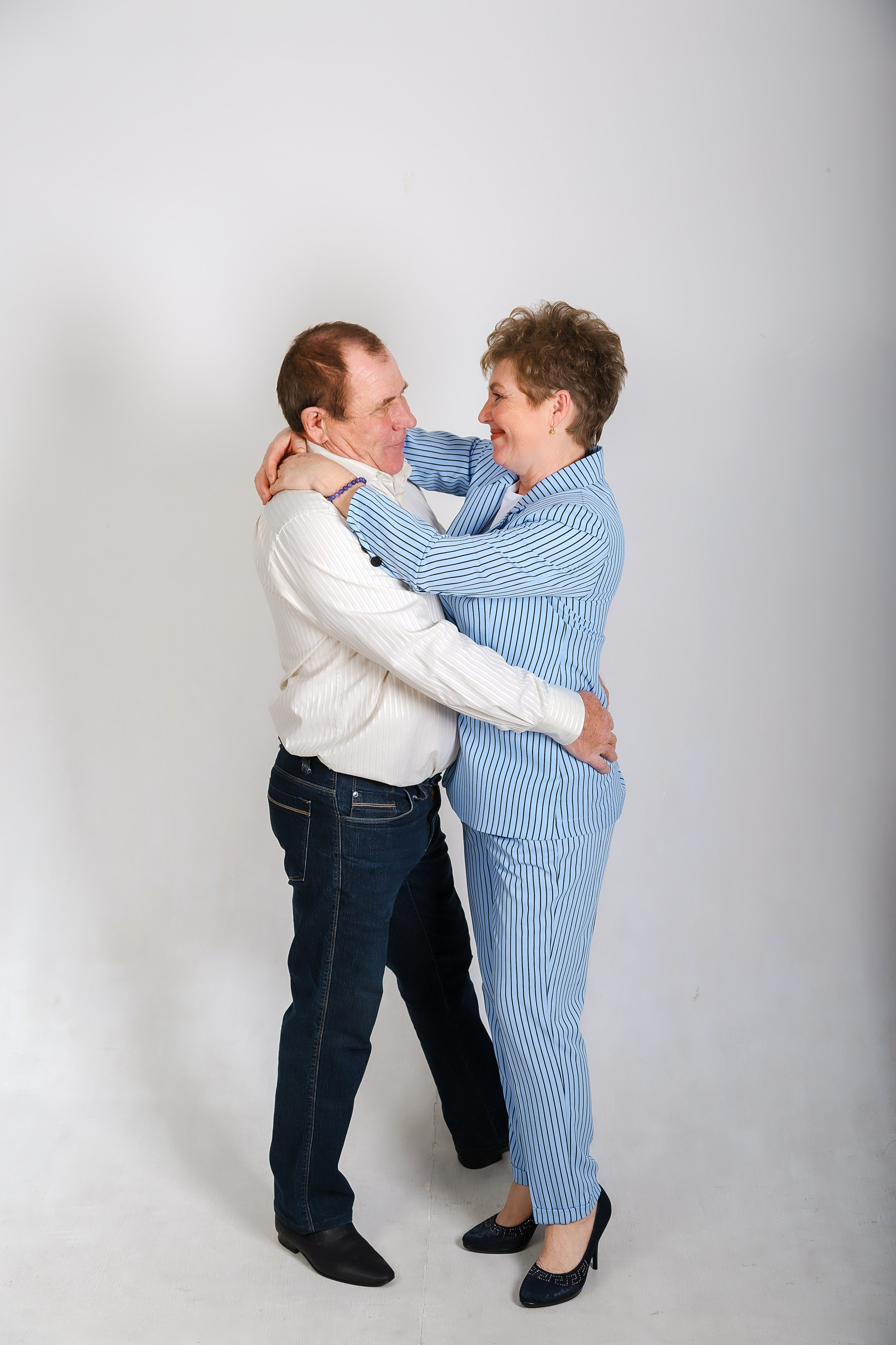 Новогодняя семейная фотосессия в студии в Волгодонске