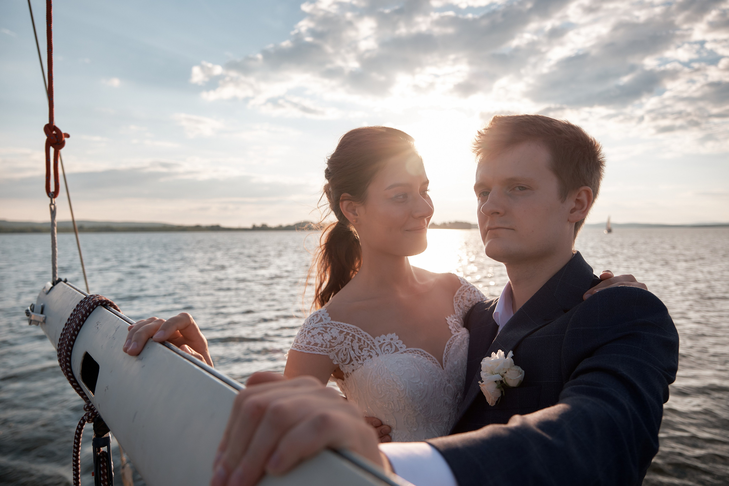 Яхта парус. Свадьба. Свадебный и портретный фотограф в Екатеринбурге Александр Блюденов
