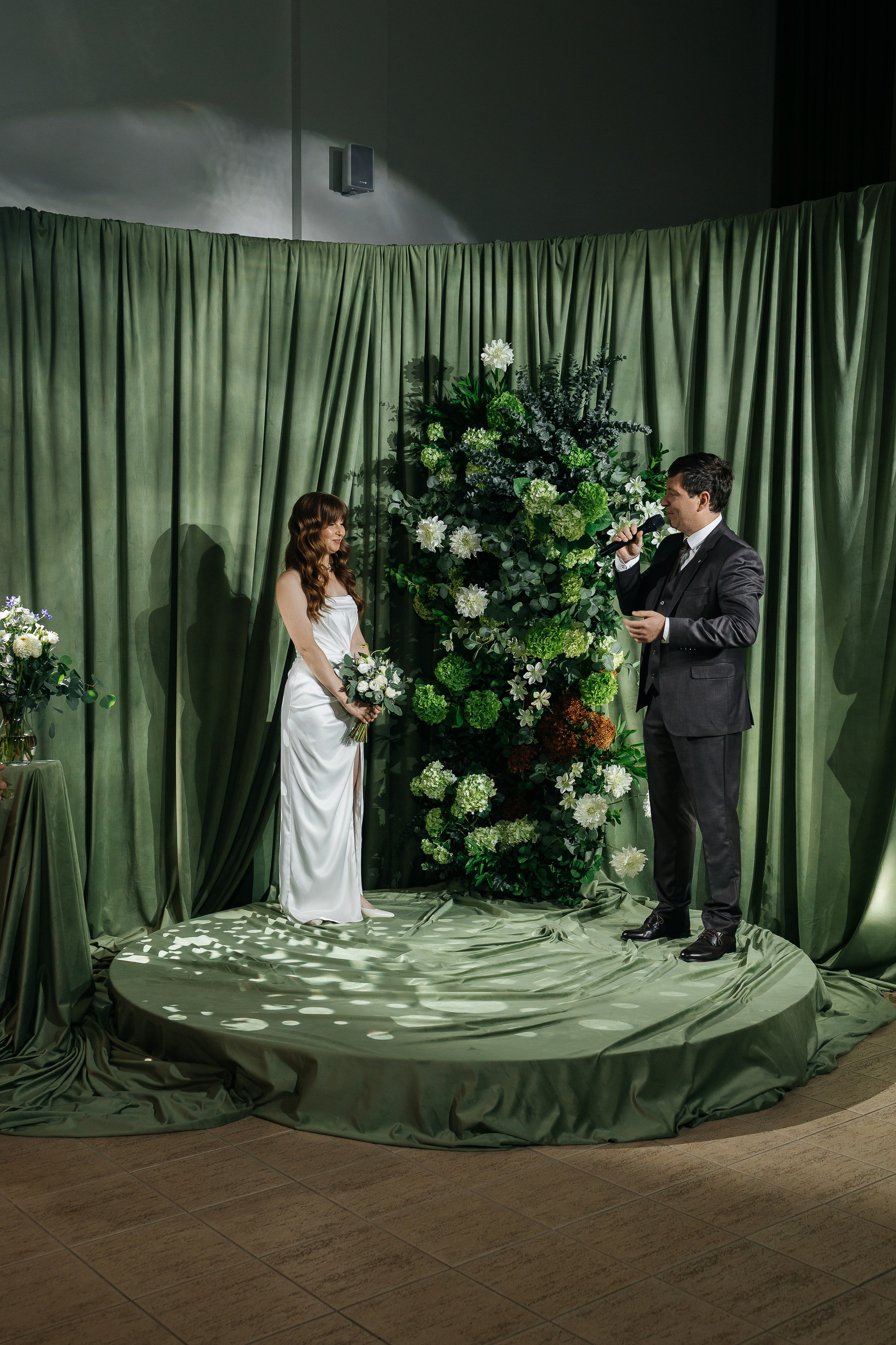 Романтическая выездная церемония. Олег Сверчков | Свадебный фотограф Вологда