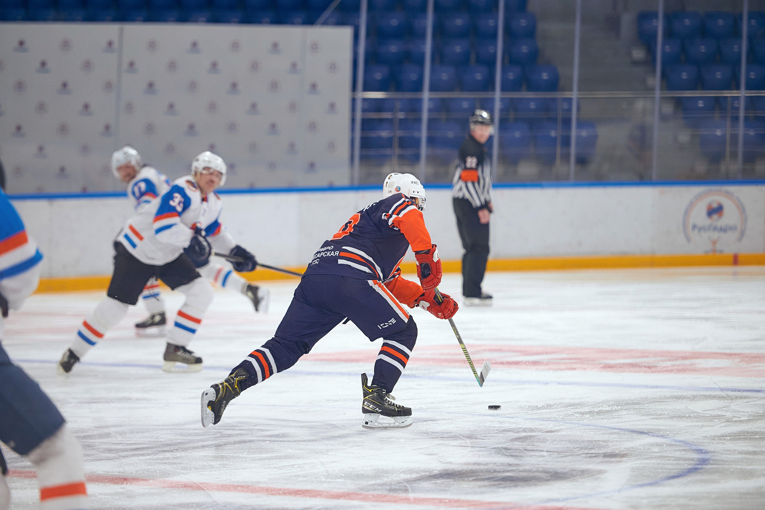 Портфолио репортажной фотосъёмки: Кристалл арена — Хоккей — РусГидро. Фотограф Яковлев Роман — Красноярск